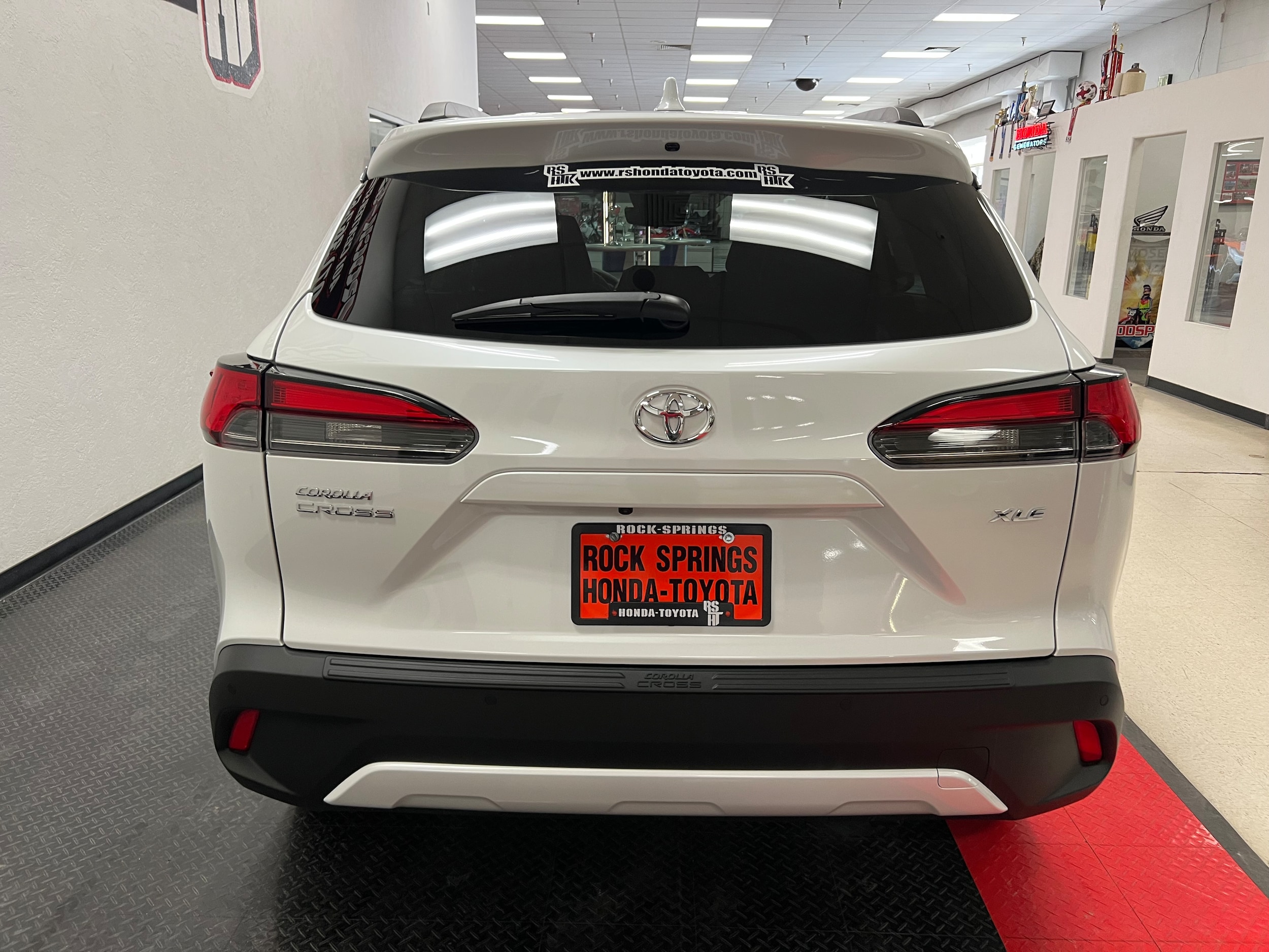2024 Toyota Corolla Cross XLE - Photo 7