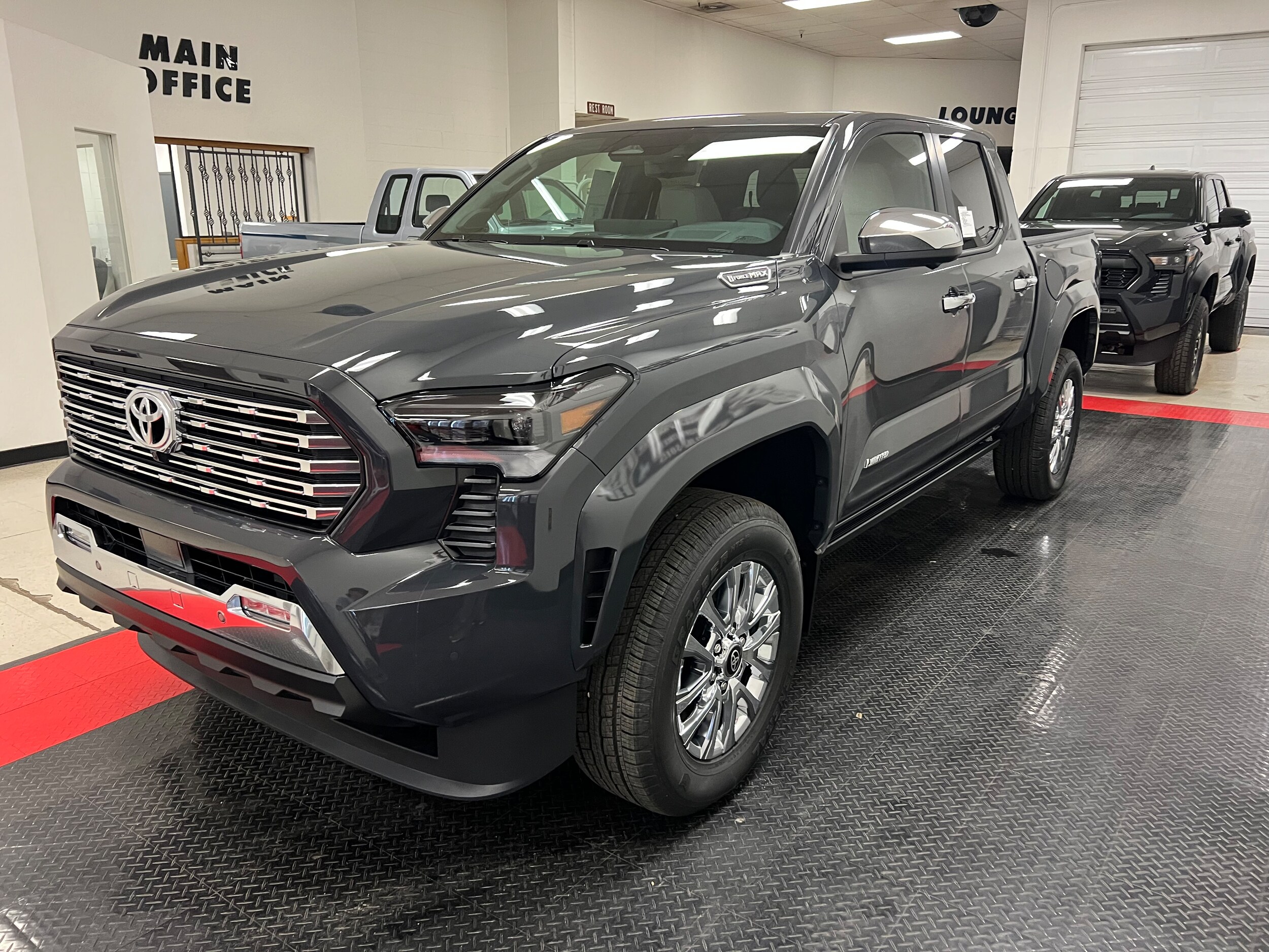 2025 Toyota Tacoma photo 3