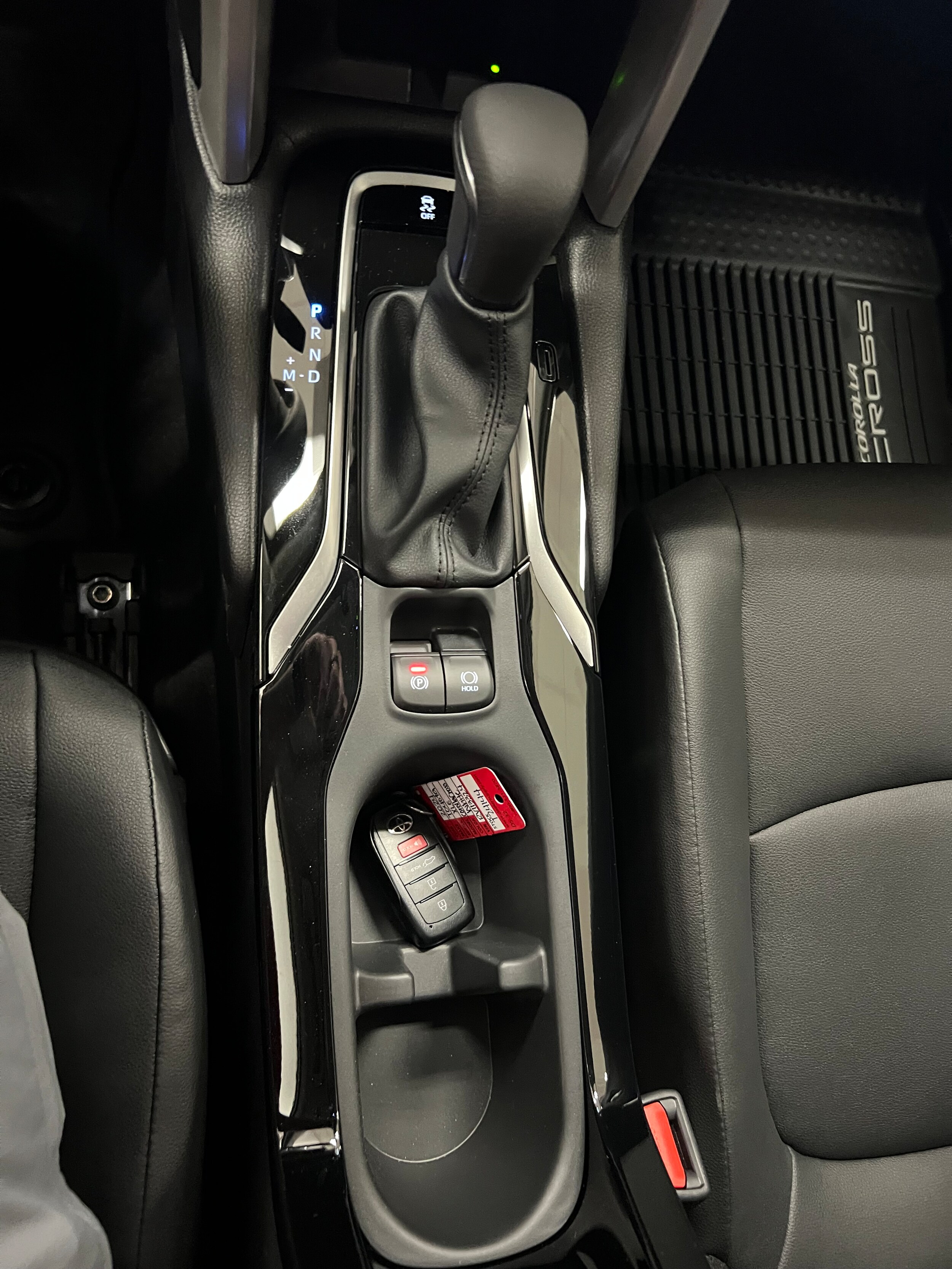 2024 Toyota Corolla Cross XLE - Photo 24