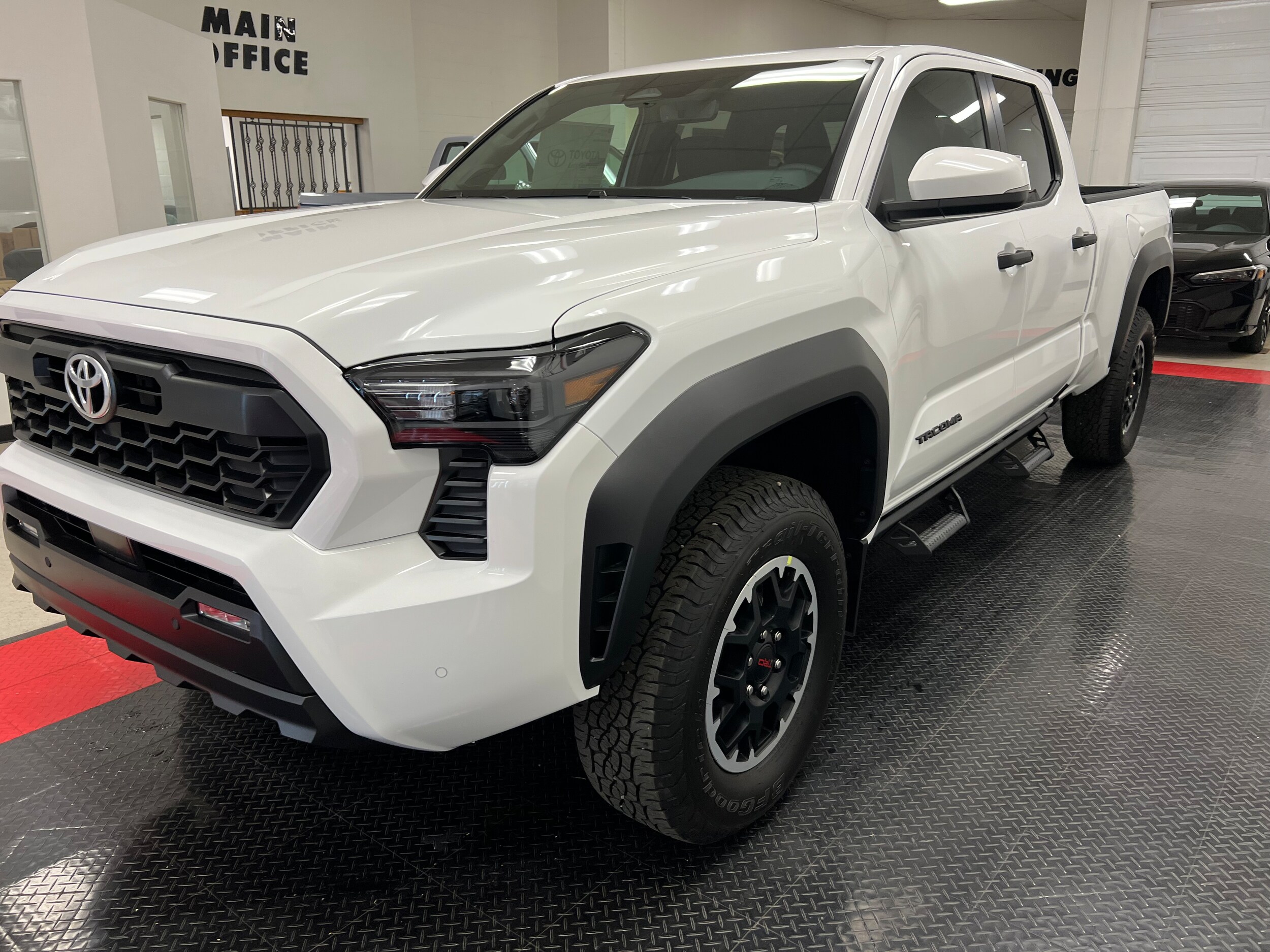 2024 Toyota Tacoma photo 3