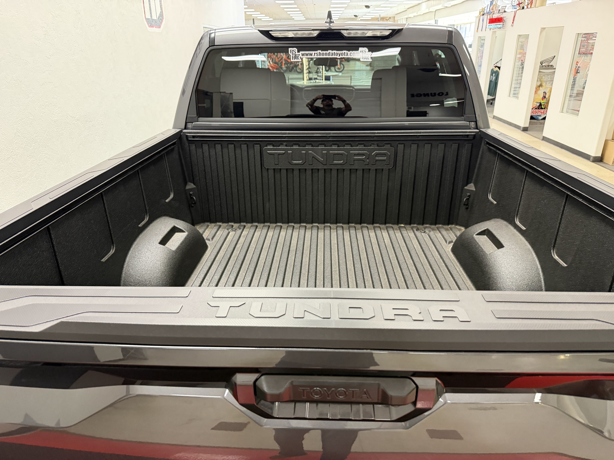 2026 Toyota Tundra SR5 - Photo 8