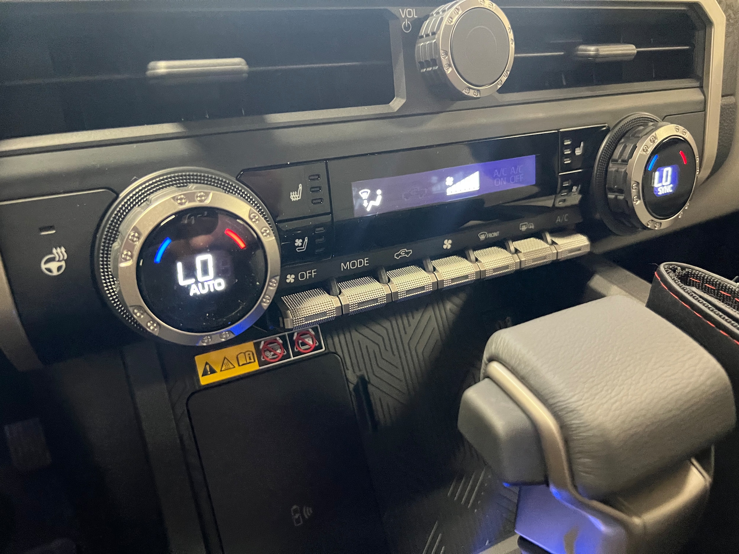 2025 Toyota Tacoma Limited - Photo 24