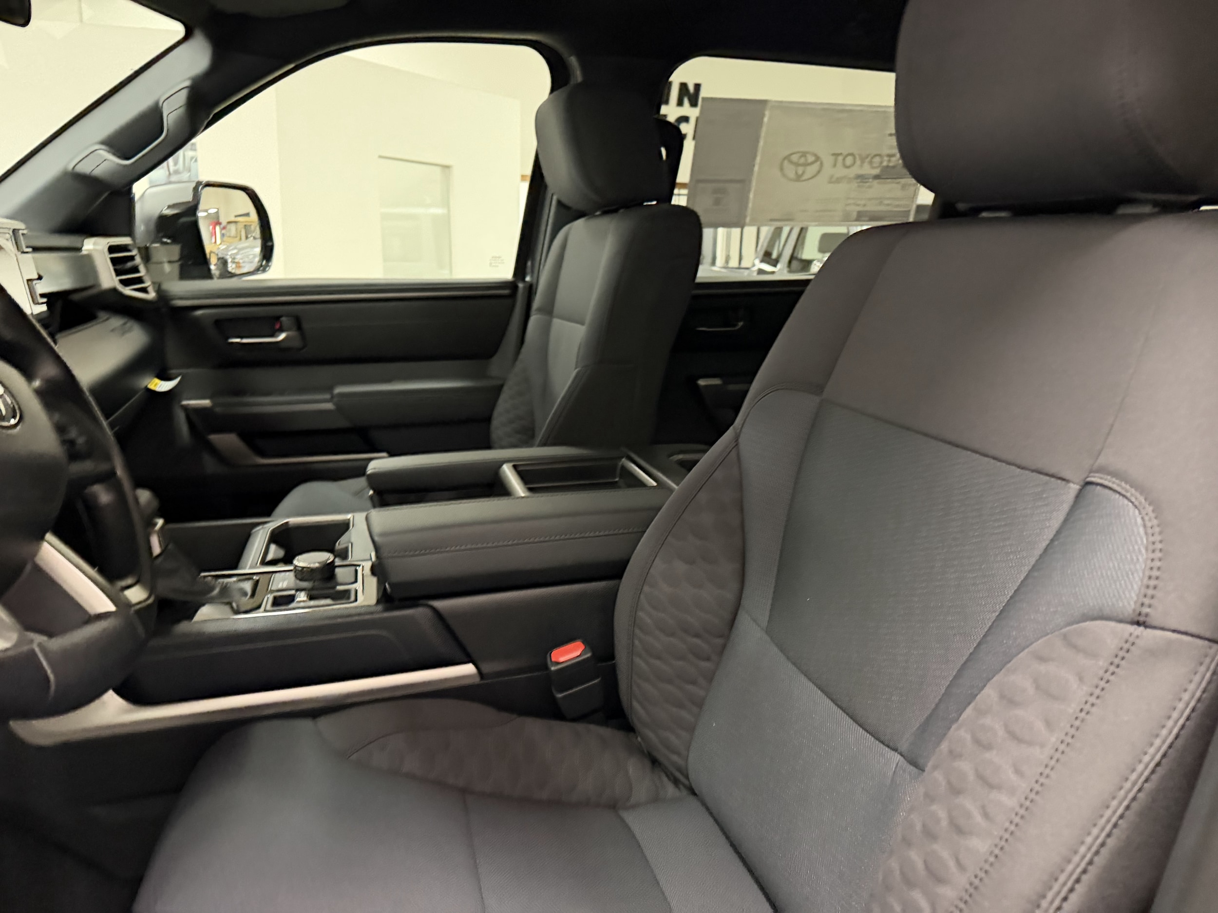 2026 Toyota Tundra SR5 - Photo 17