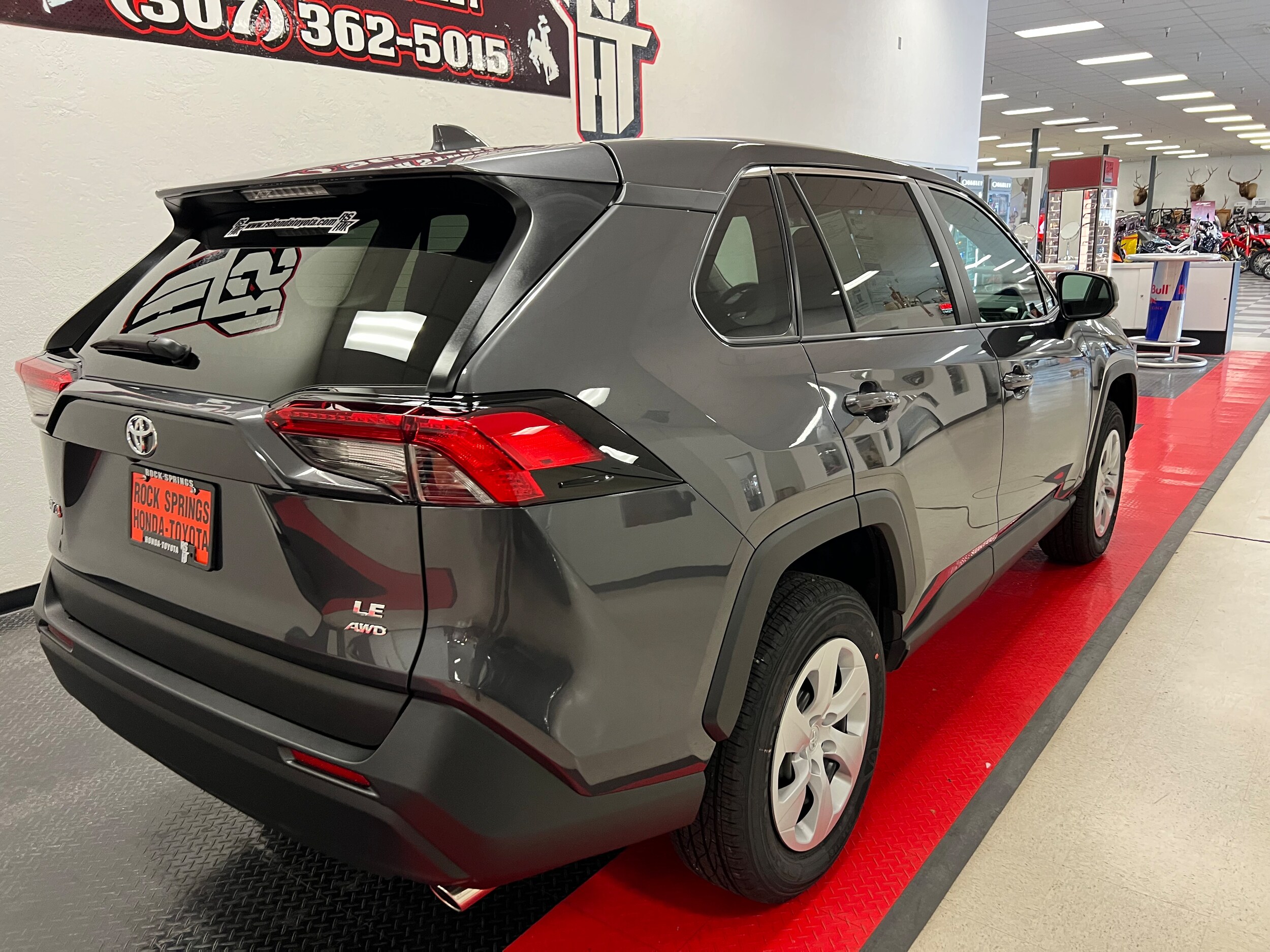 2025 Toyota RAV4 LE photo 4