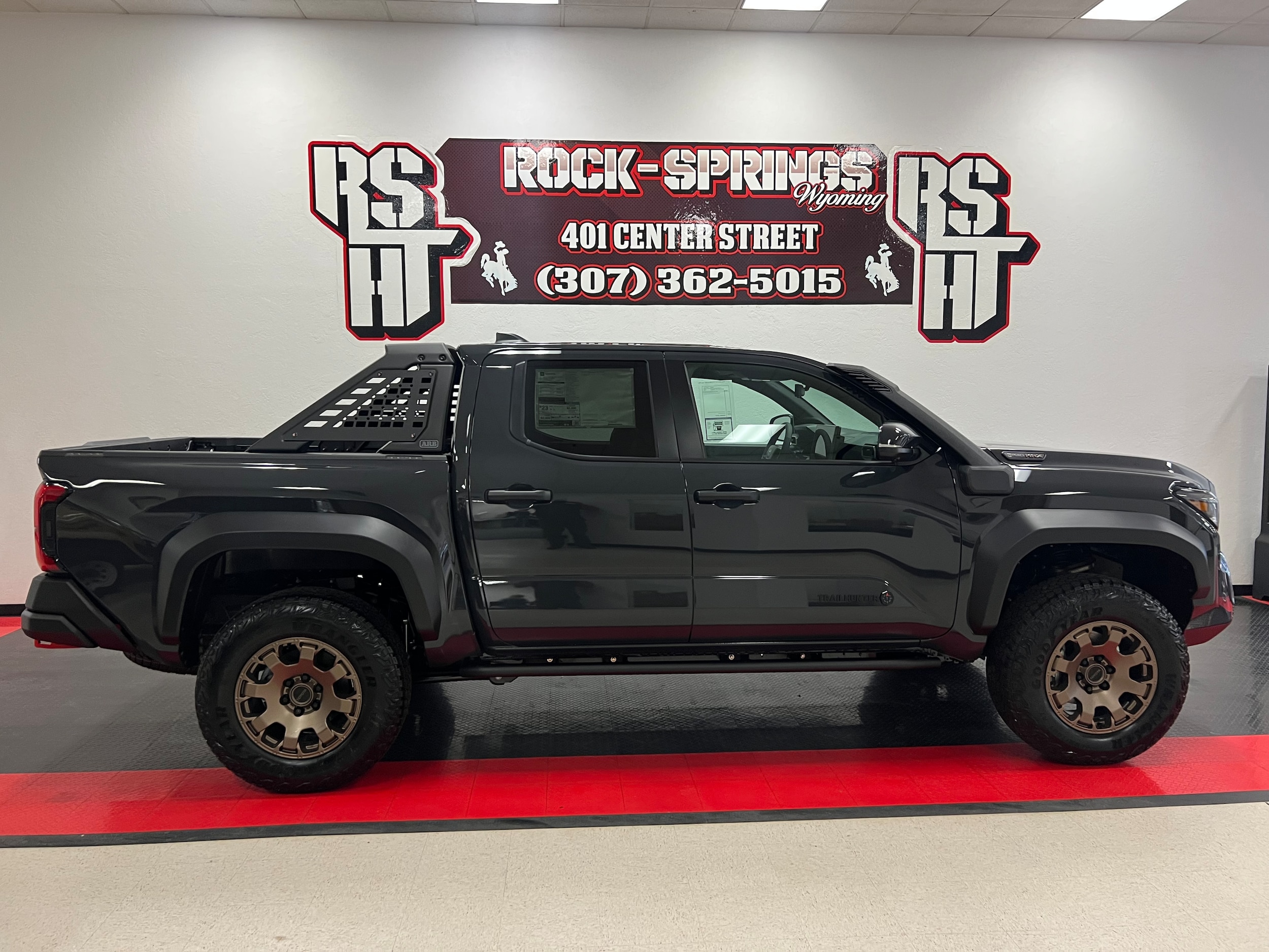 2025 Toyota Tacoma Trailhunter's photo