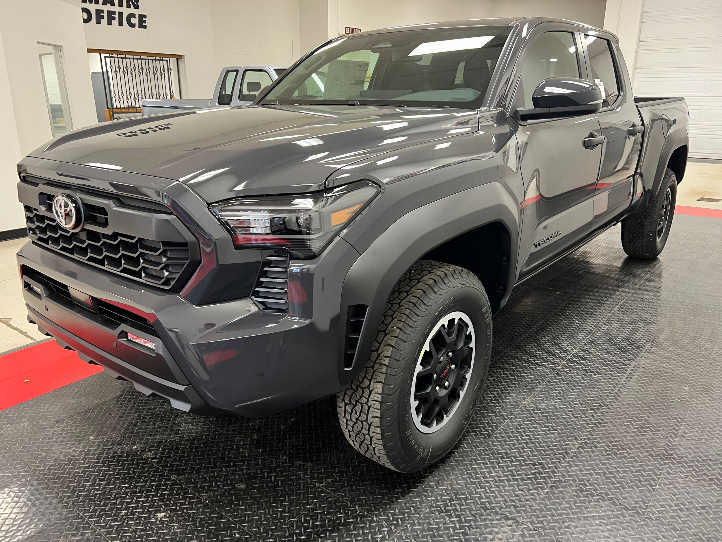 2025 Toyota Tacoma TRD photo 3