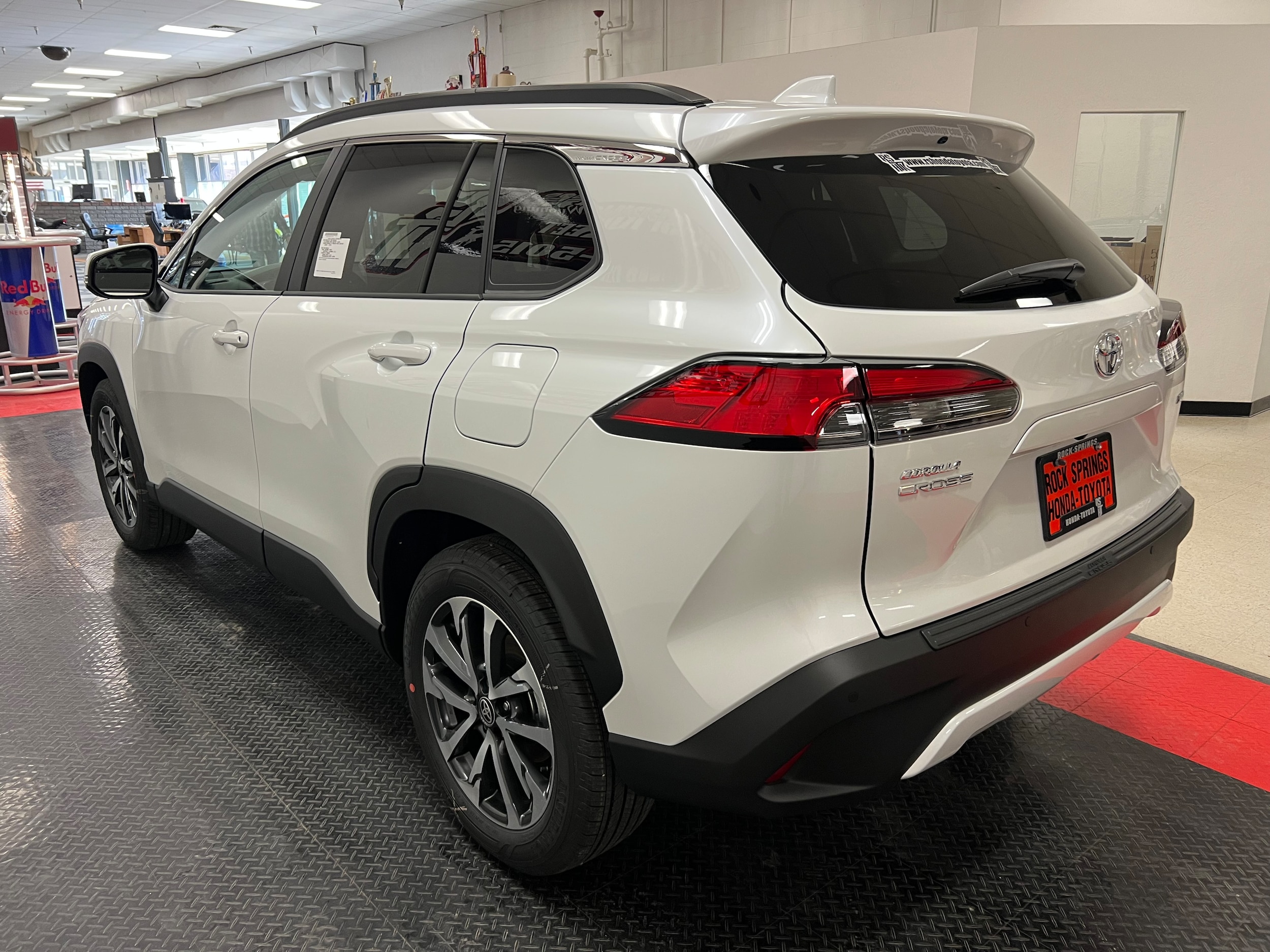2024 Toyota Corolla Cross XLE - Photo 6