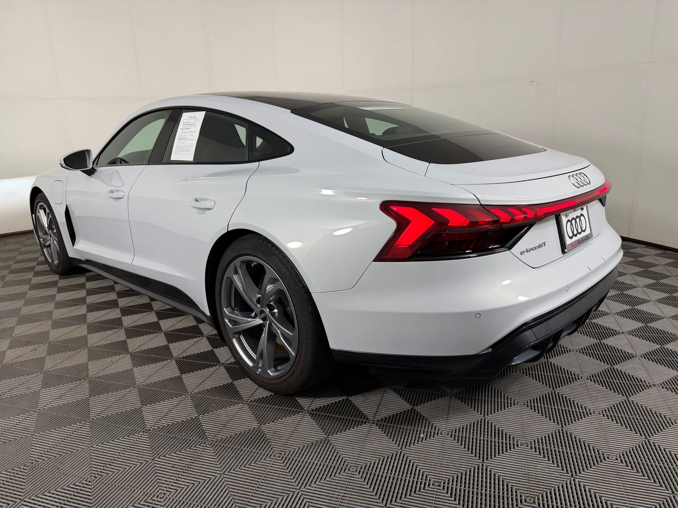 E-tron GT Premium Plus Sedan