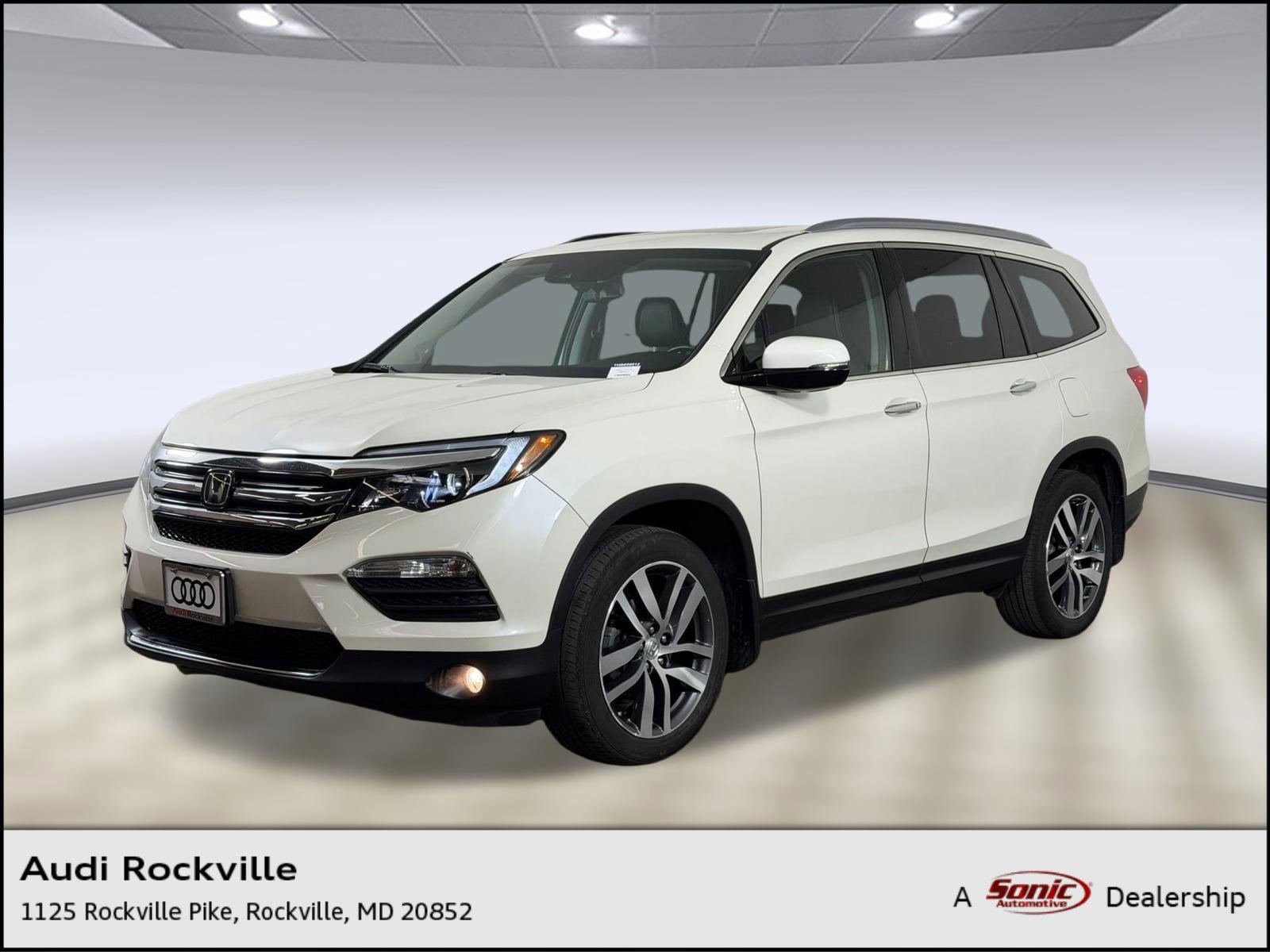 2017 Honda Pilot 4WD Elite's photo