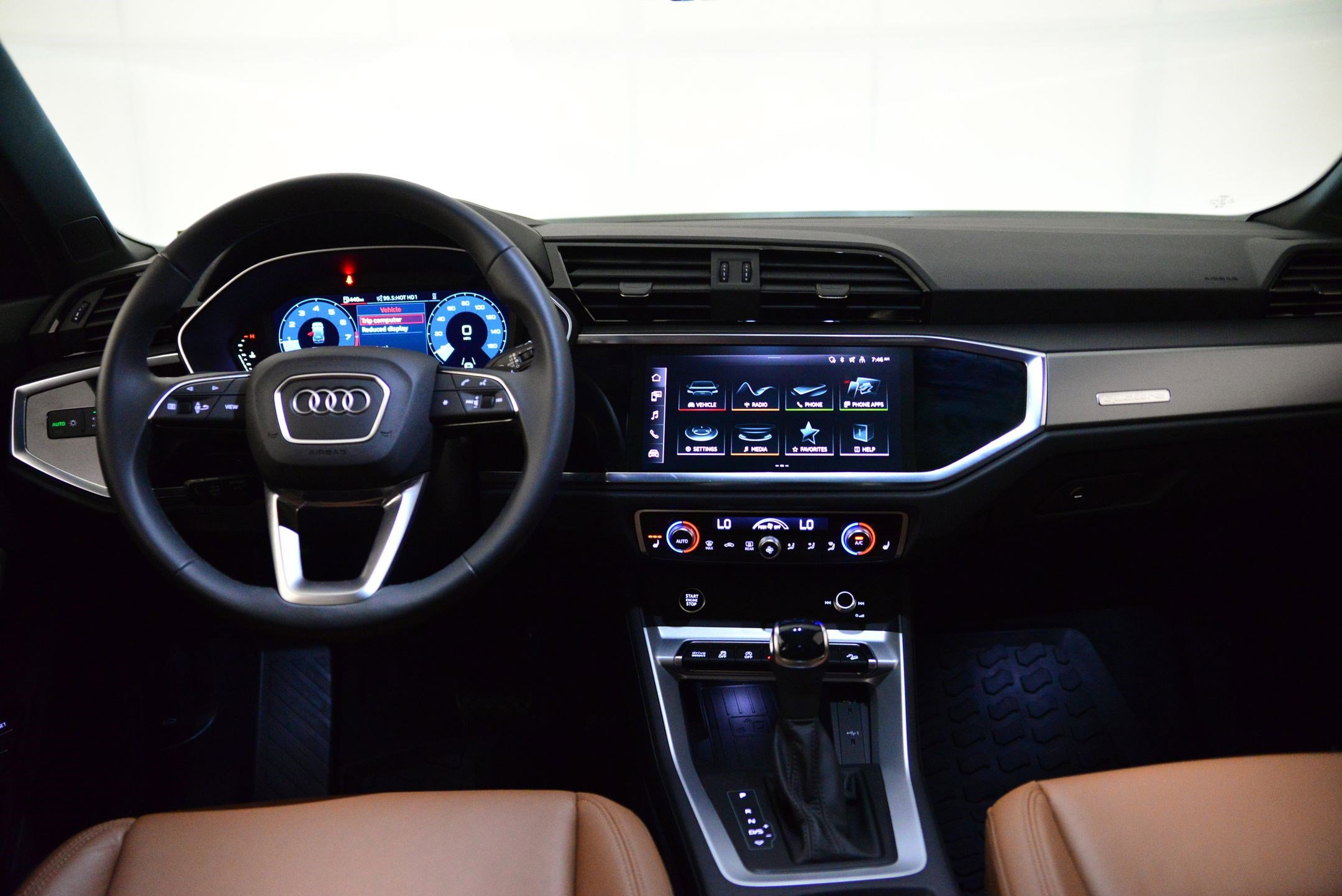 2025 Audi Q3 S line Premium photo 3