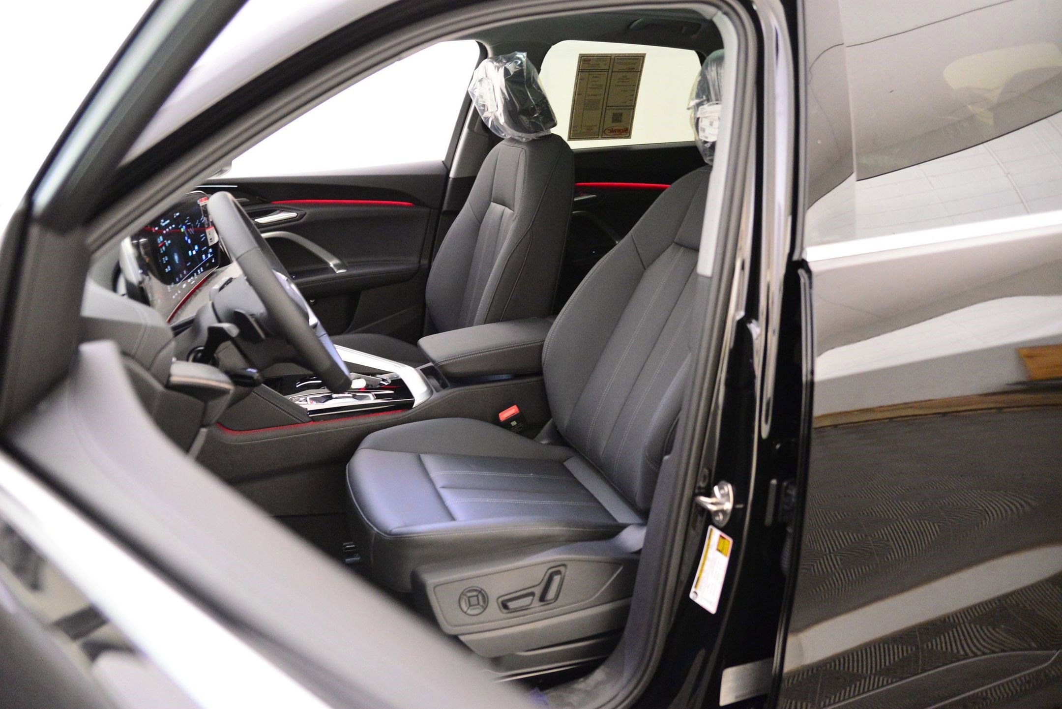 2025 Audi Q5 2.0T Premium Plus photo 4