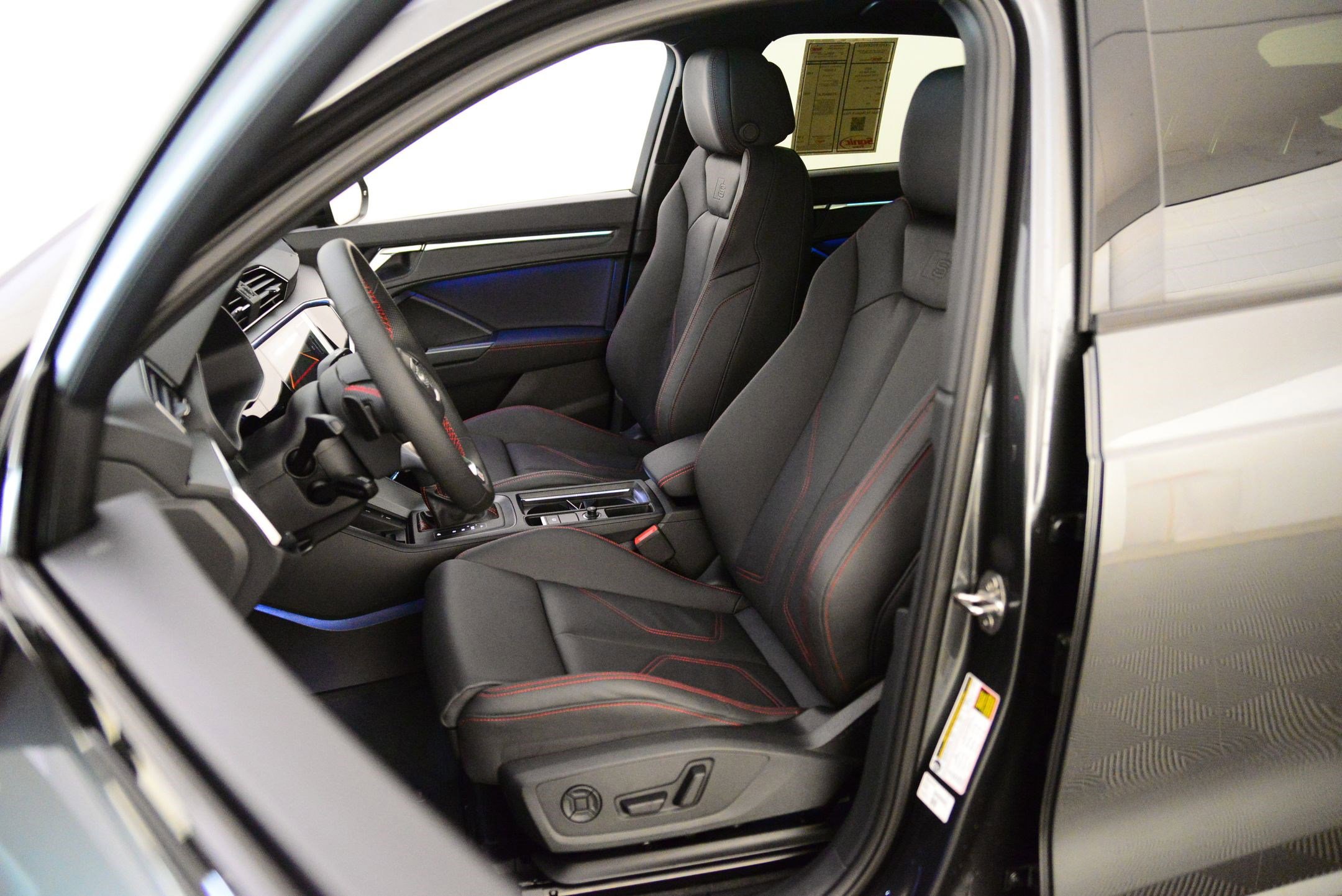 2025 Audi Q3 S line Premium Plus photo 4