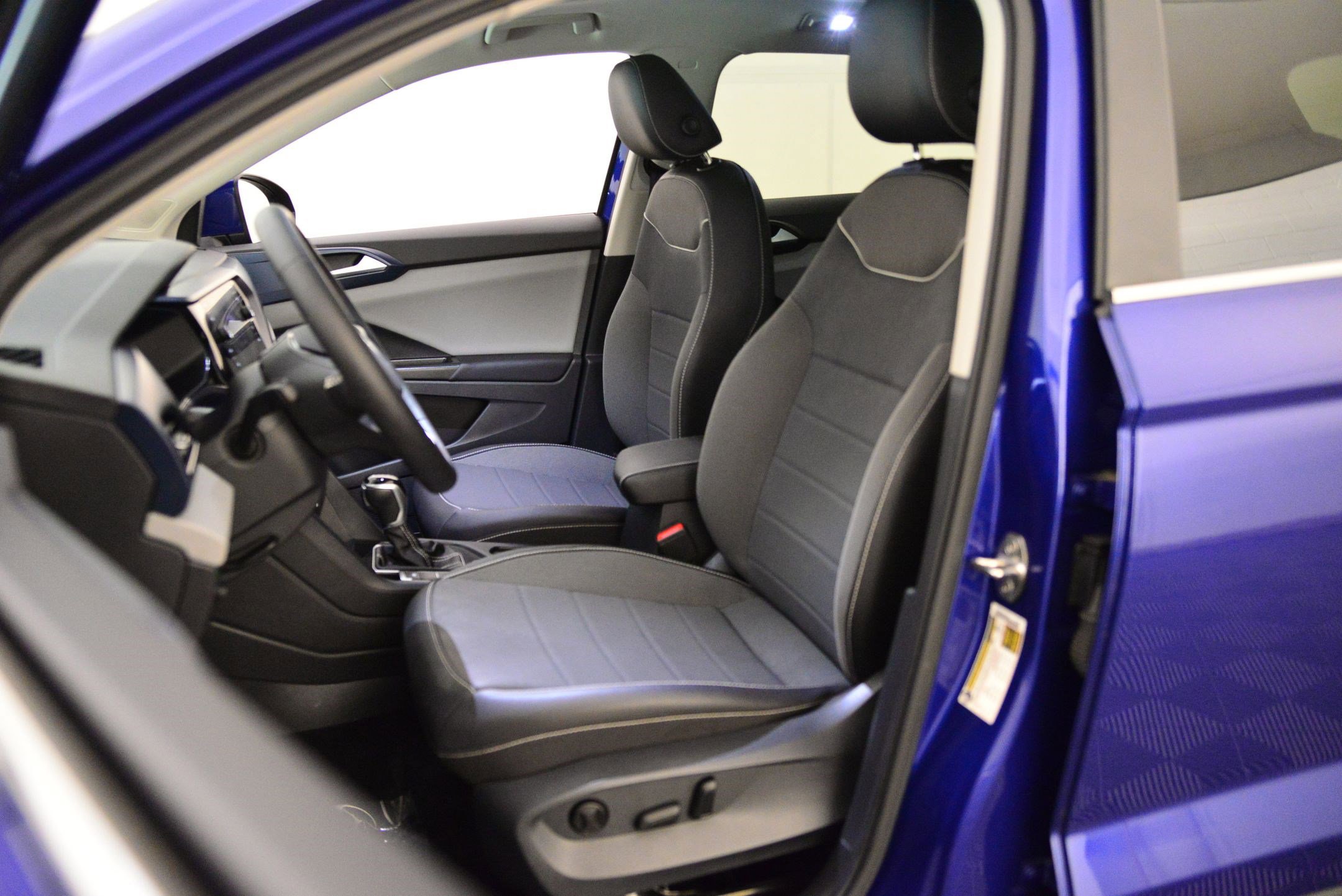 2023 Volkswagen Taos SE photo 4