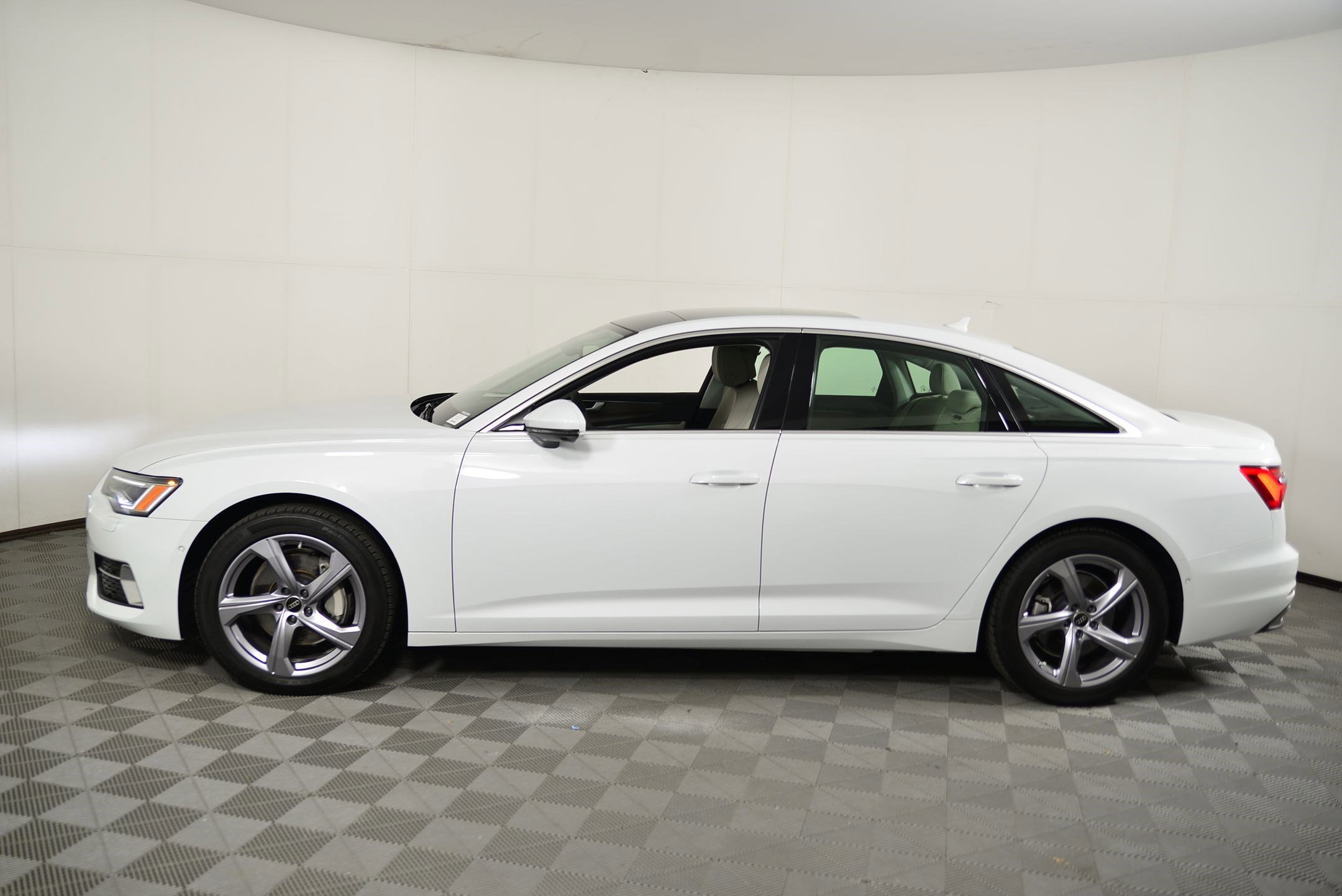 2025 Audi A6 Quattro Premium Plus photo 2