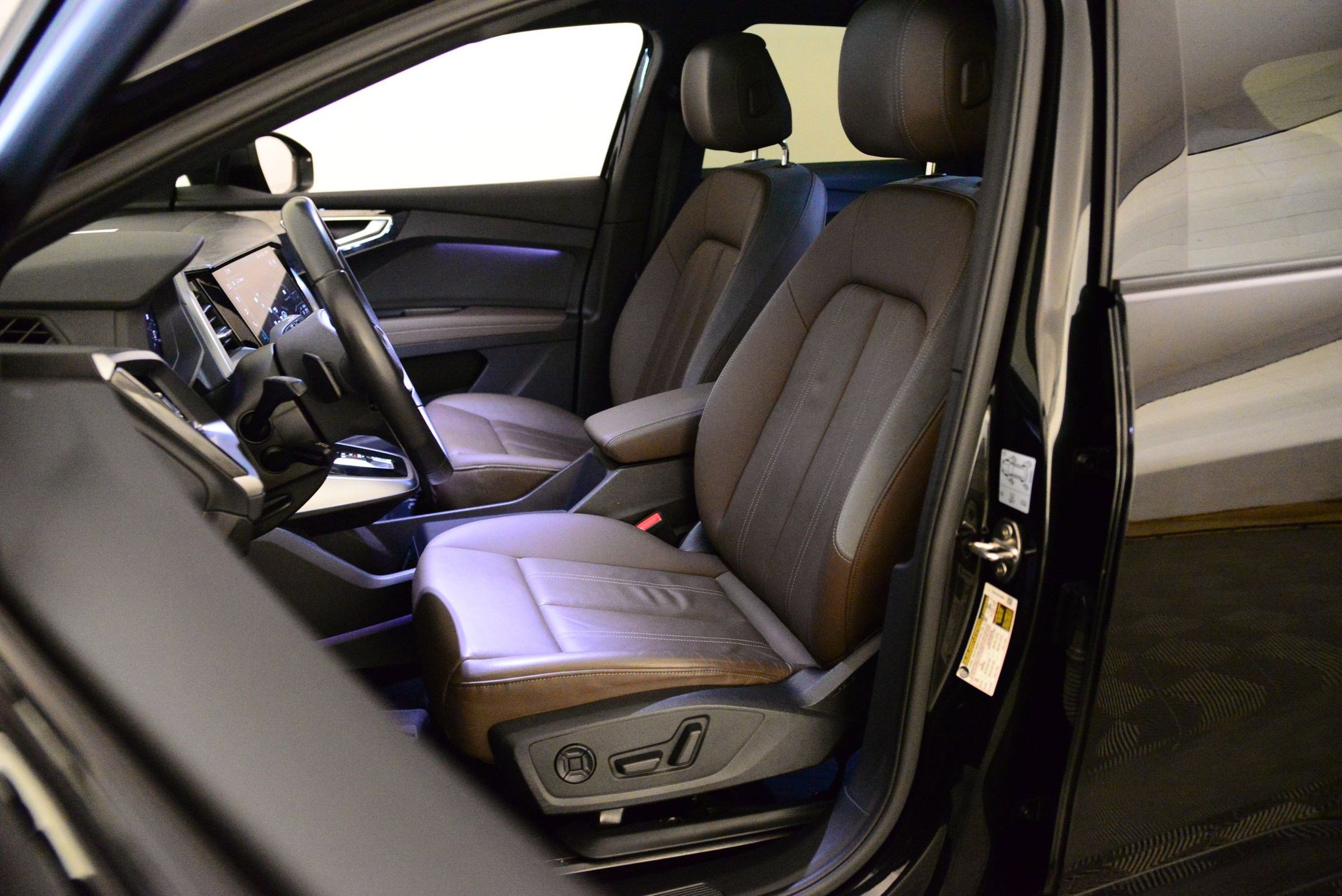 2023 Audi Q4 50 E-tron Premium Plus photo 4