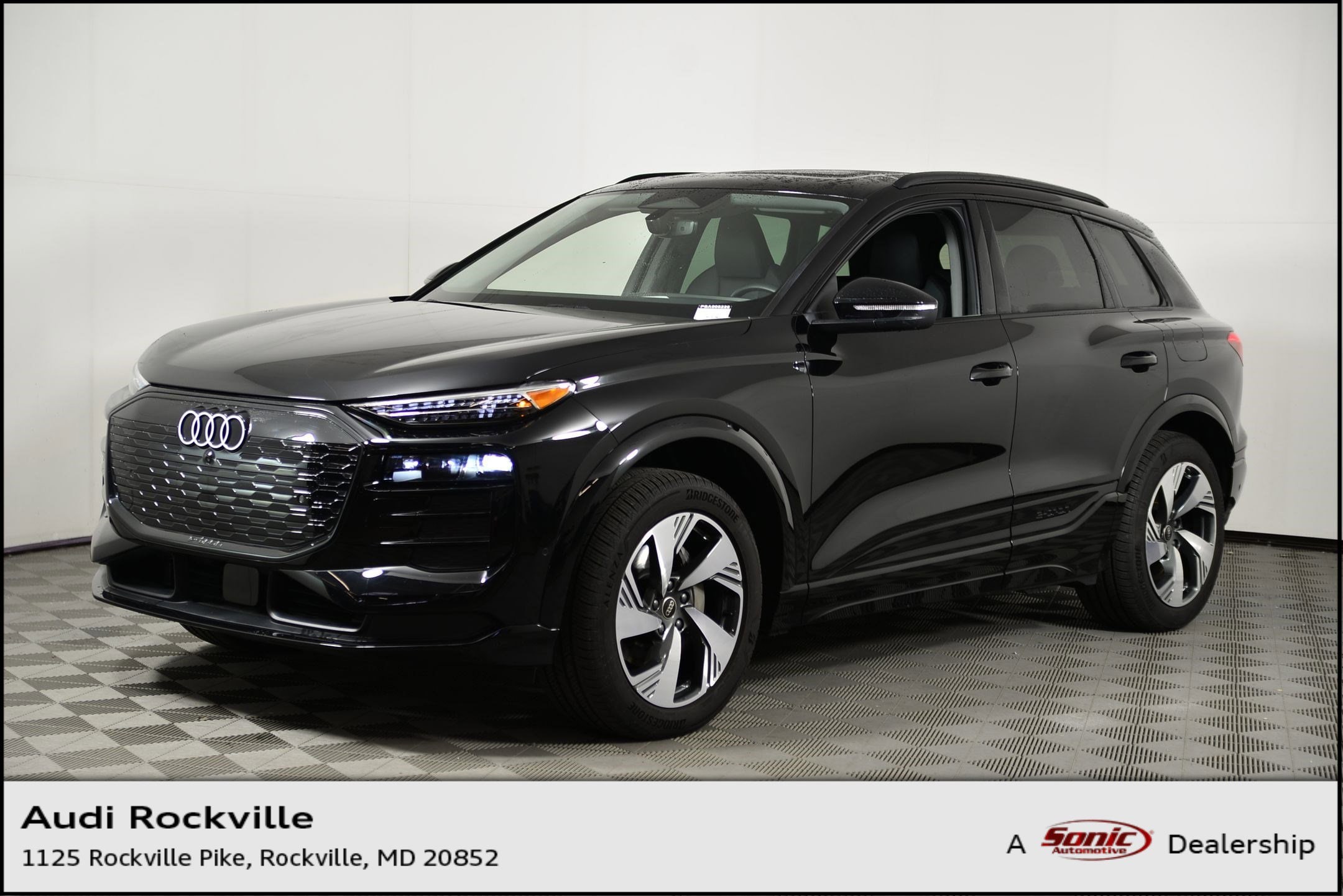 2025 Audi Q6 e-tron Premium Plus's photo