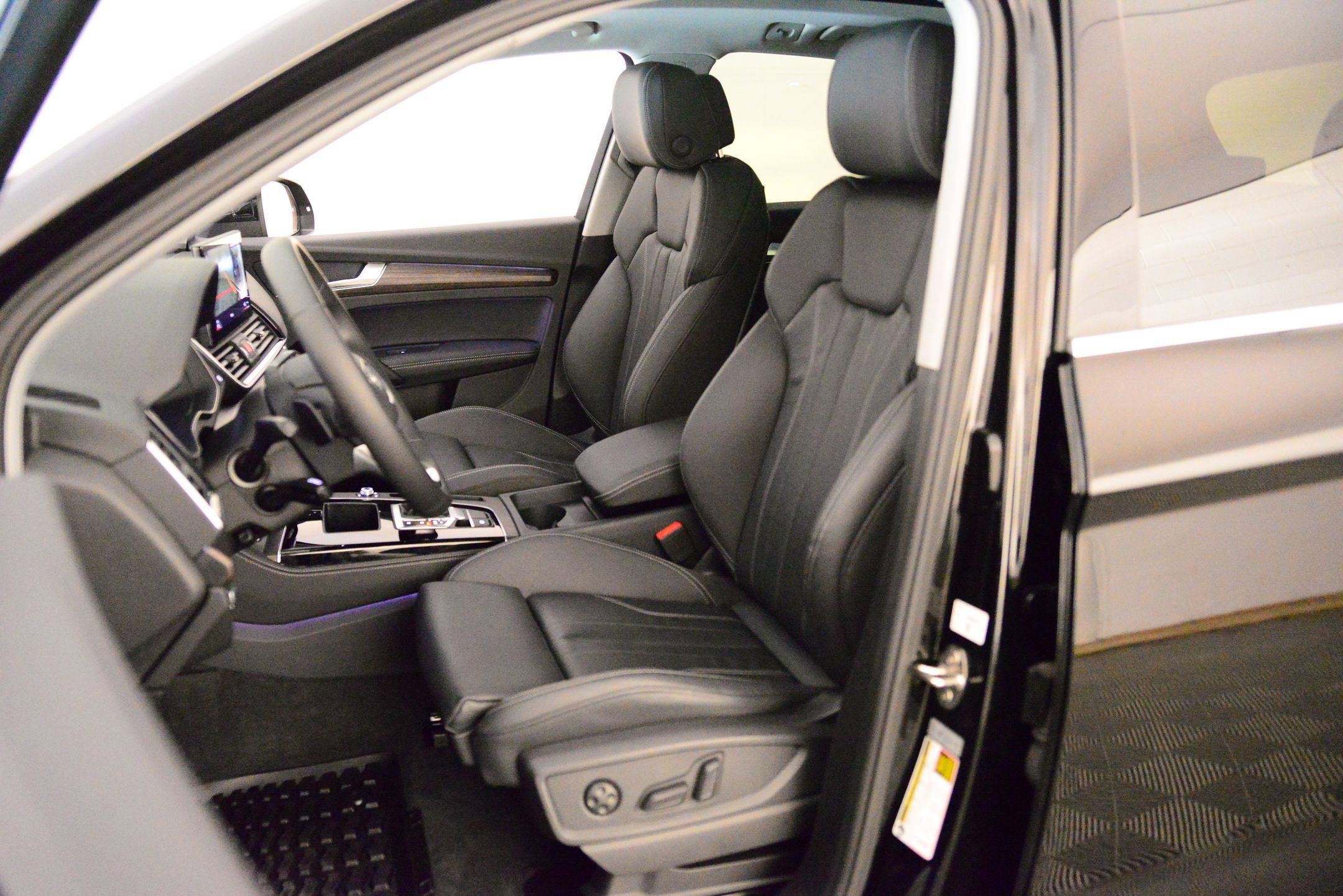 2025 Audi Q5 S line Premium Plus photo 4