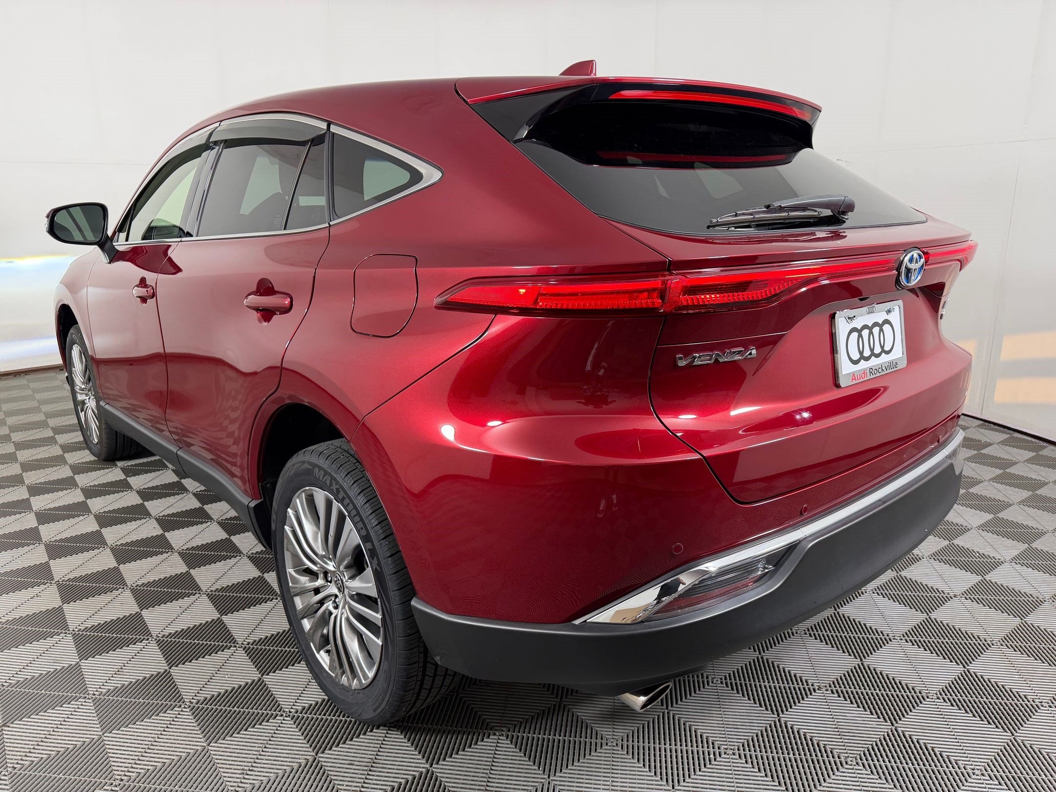 Venza Limited SUV