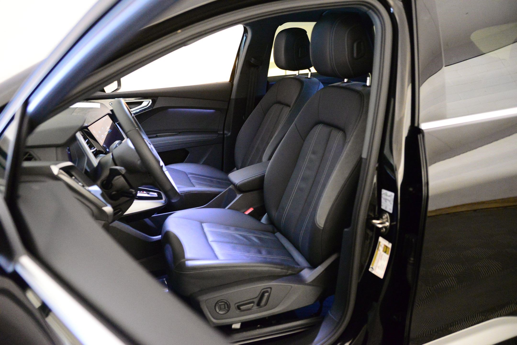 2023 Audi Q4 50 E-tron Premium photo 3