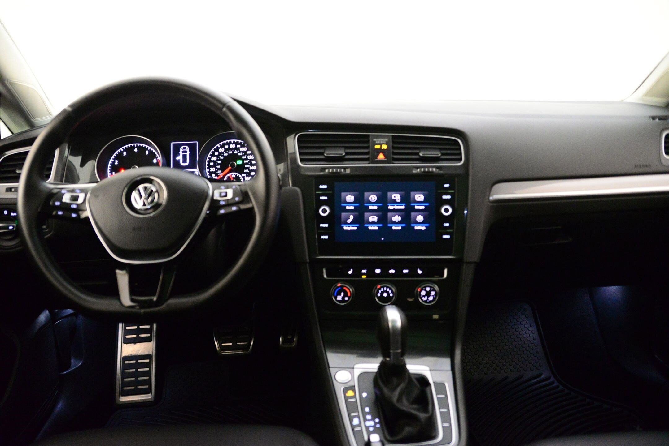 2018 Volkswagen Golf Alltrack SE photo 3