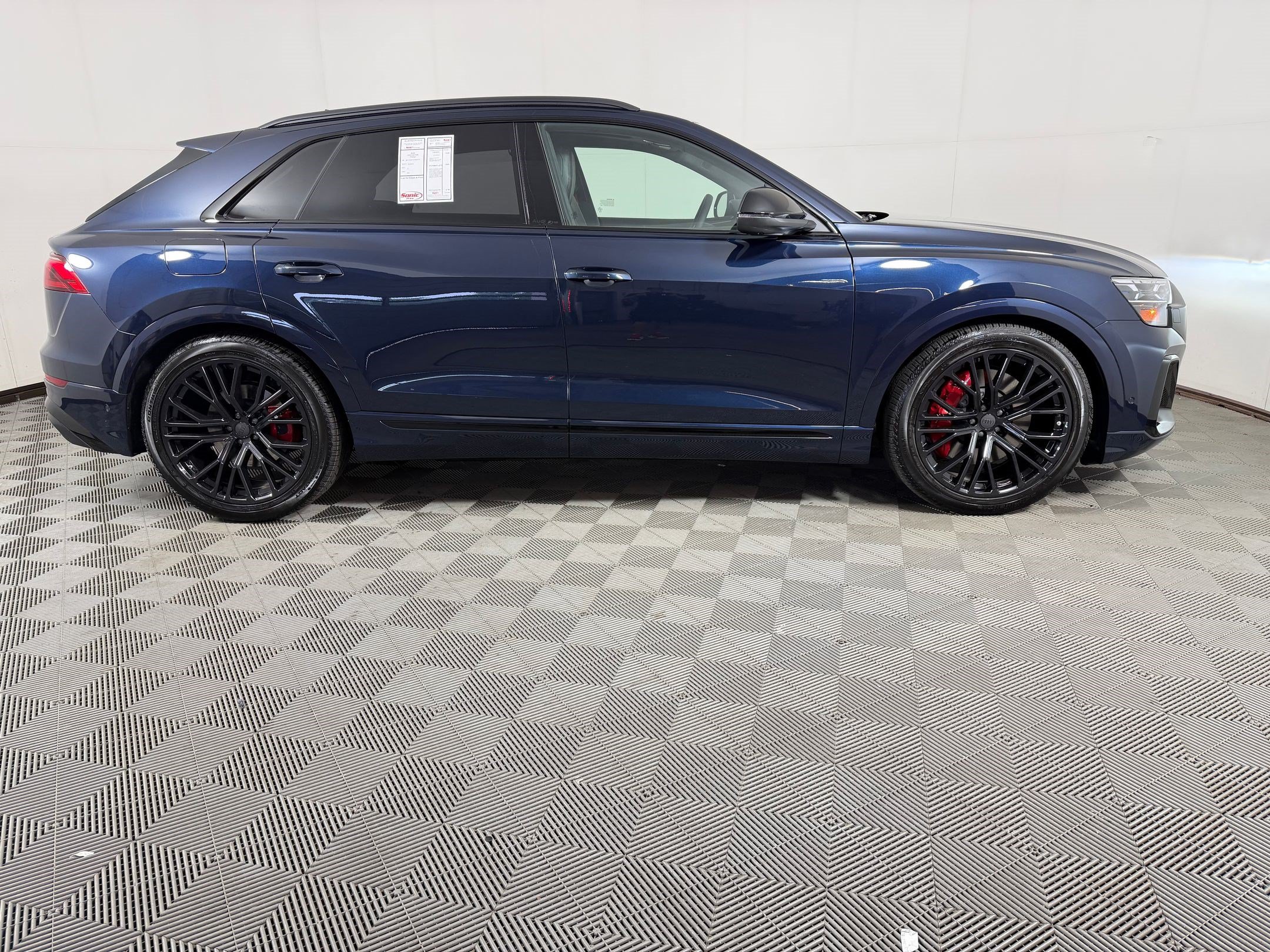 SQ8 Prestige SUV