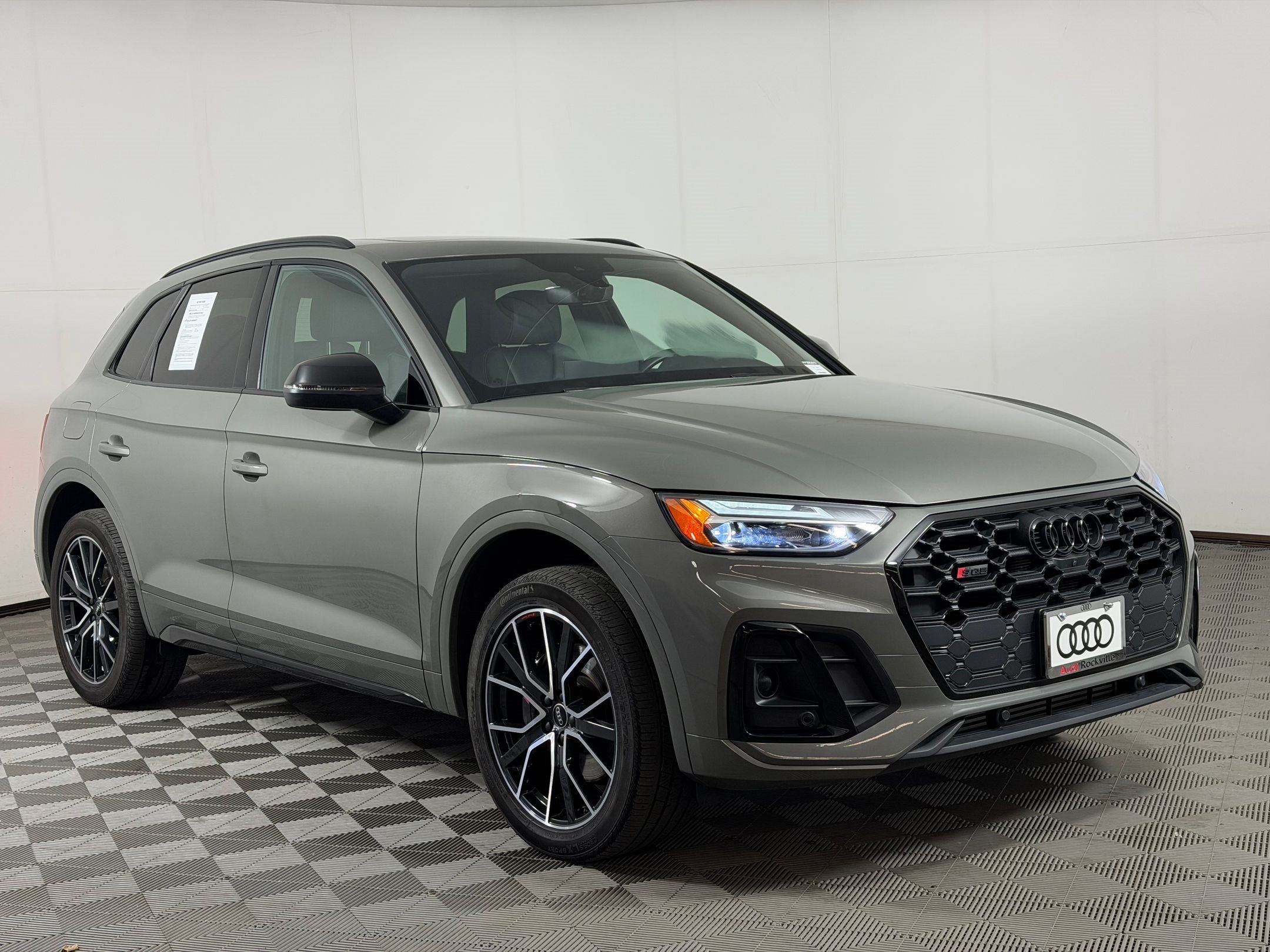 SQ5 Premium Plus SUV