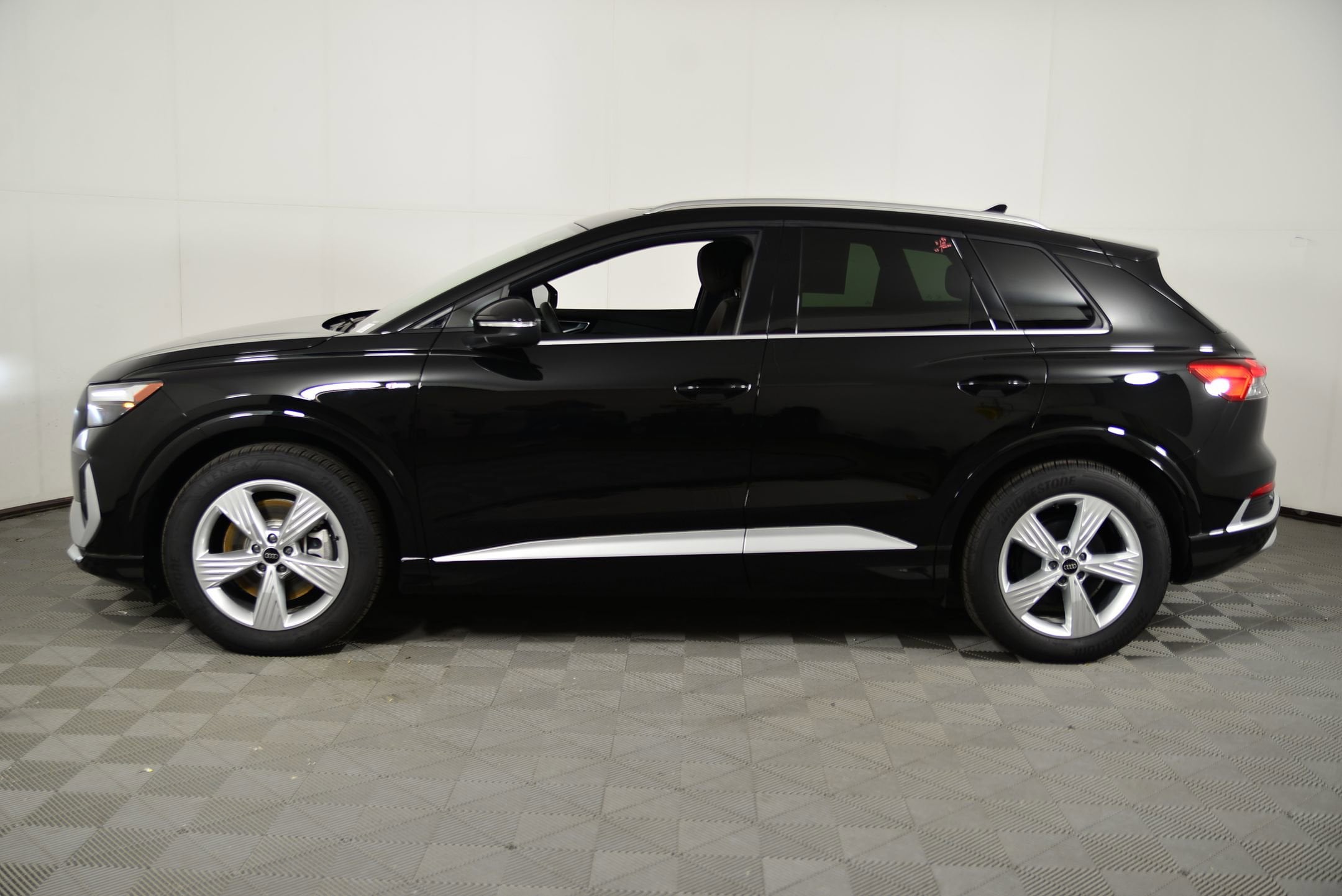 Used 2024 Audi Q4 e-tron Premium with VIN WA1KUBFZ2RP039279 for sale in Rockville, MD