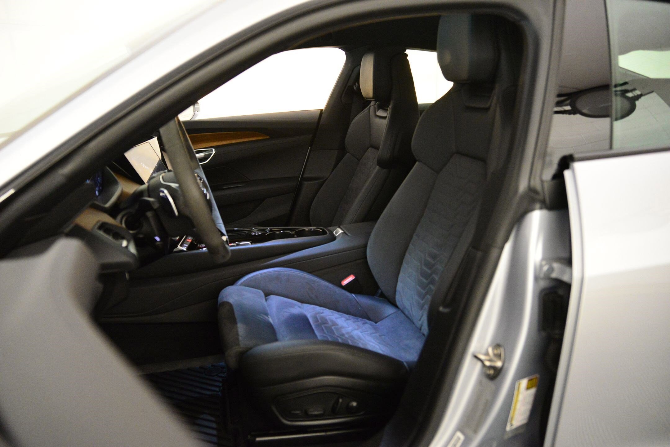 2022 Audi e-tron GT Premium Plus photo 4
