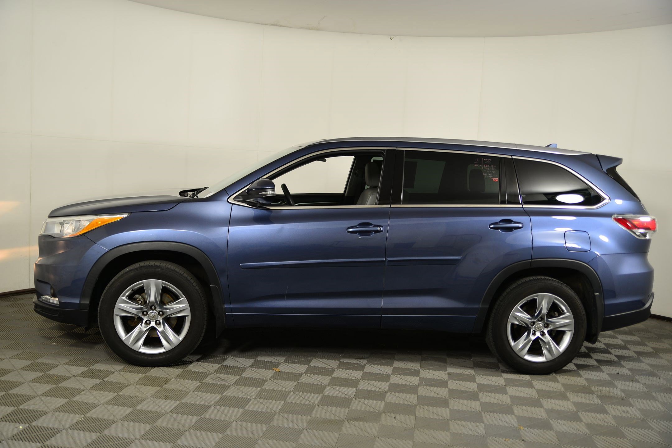 2015 Toyota Highlander Limited photo 2