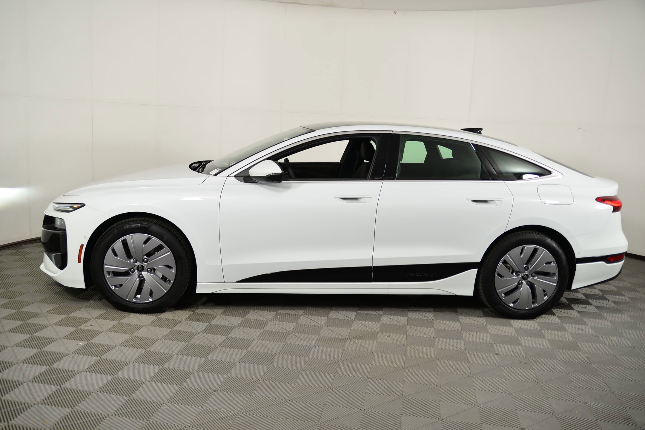 2025 Audi A6 Quattro Ultra photo 2