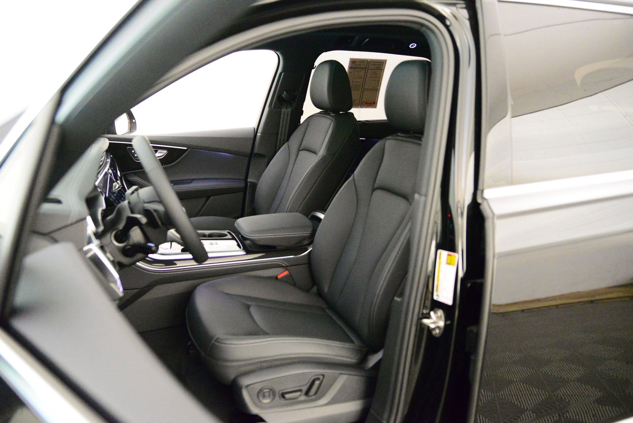 2025 Audi Q7 55 Premium Plus photo 4