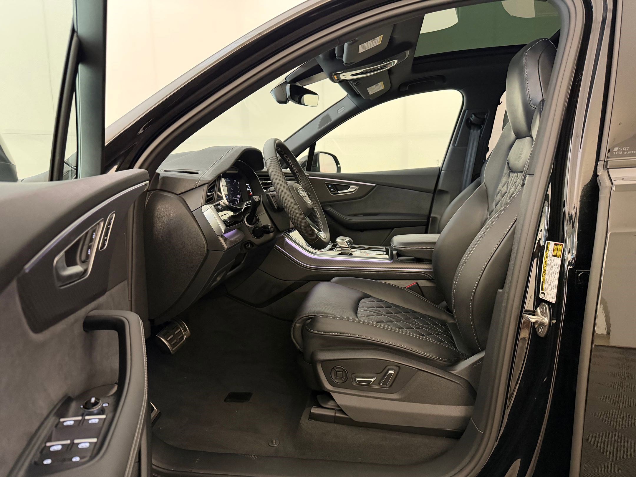 SQ7 Premium Plus SUV