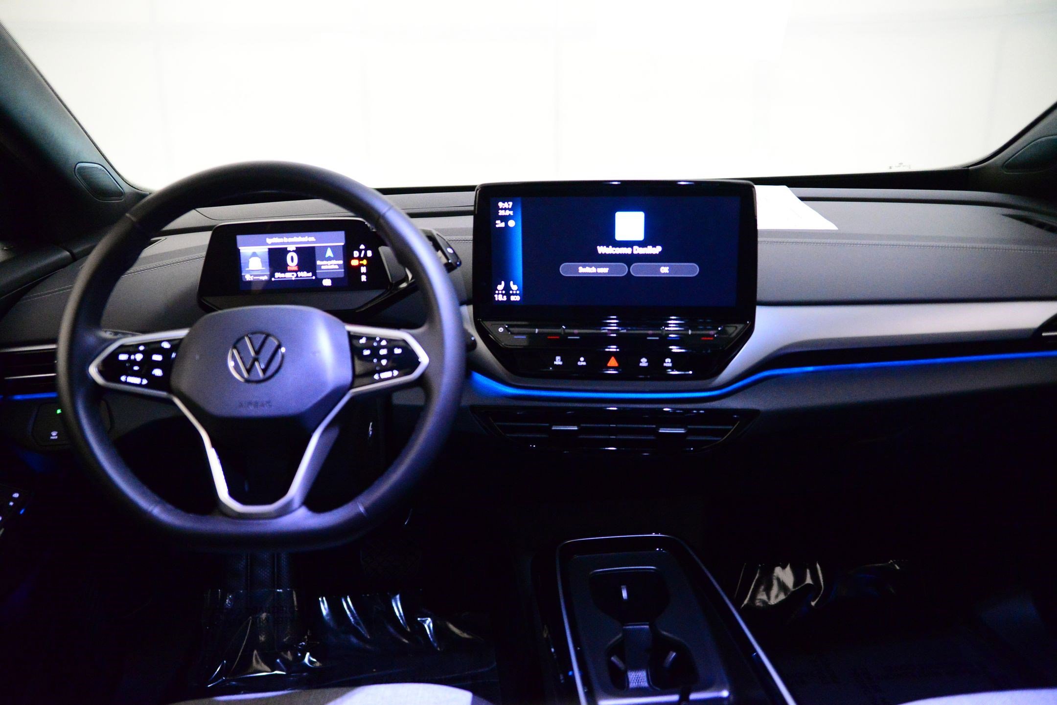 2023 Volkswagen ID.4 Pro photo 2