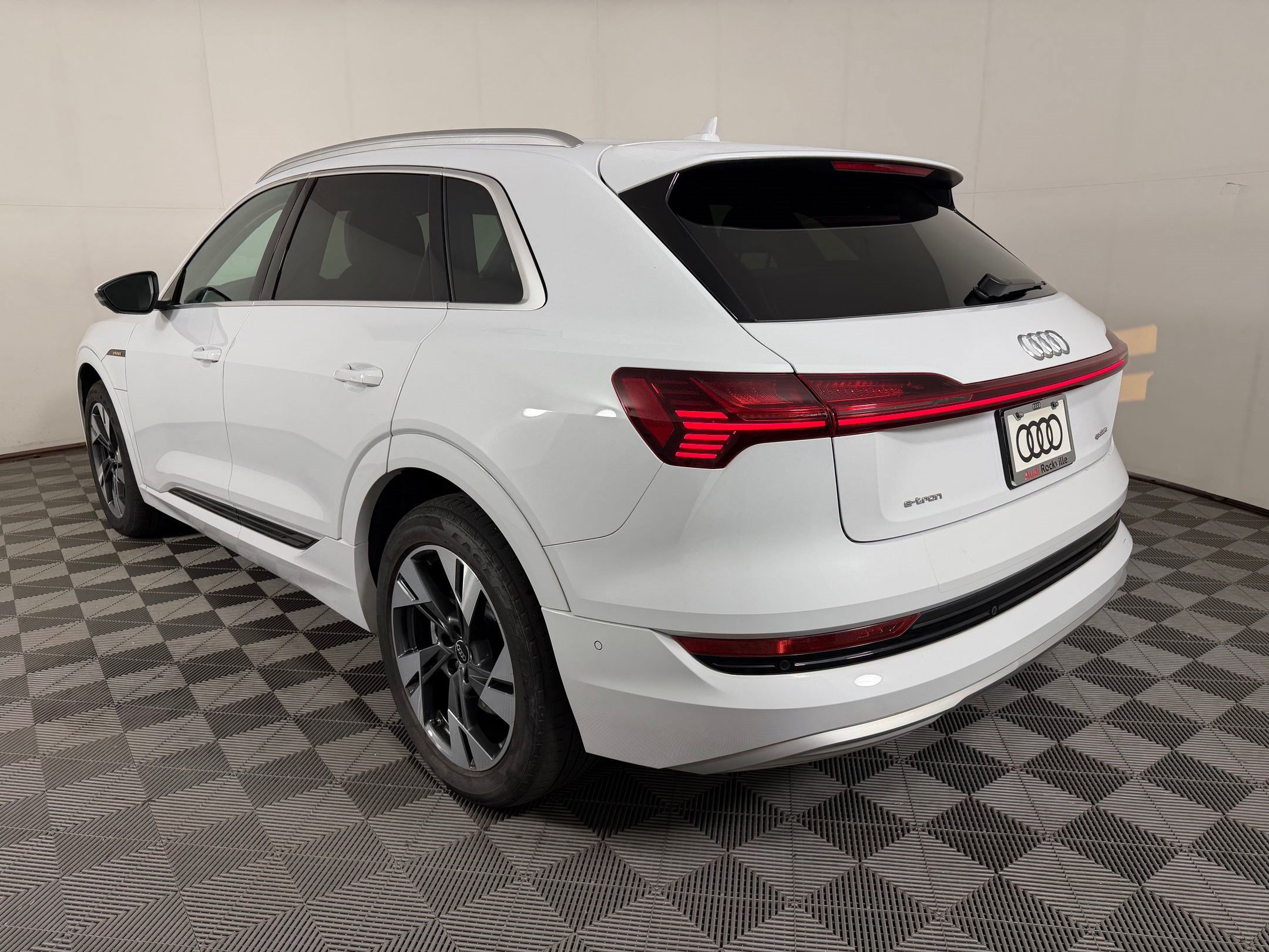 2023 Audi E-tron Premium Plus SUV