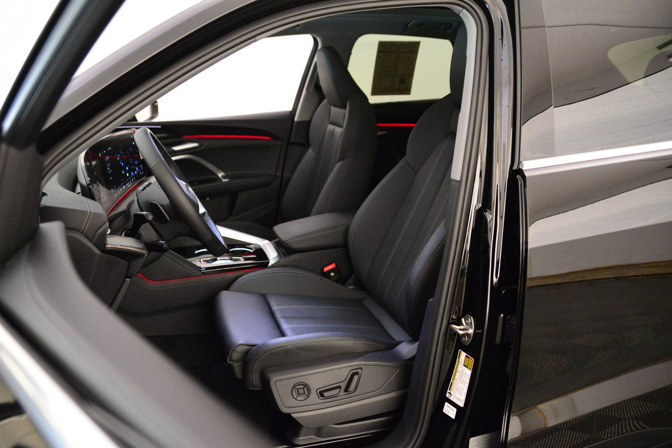 2025 Audi Q5 2.0T Premium Plus photo 4