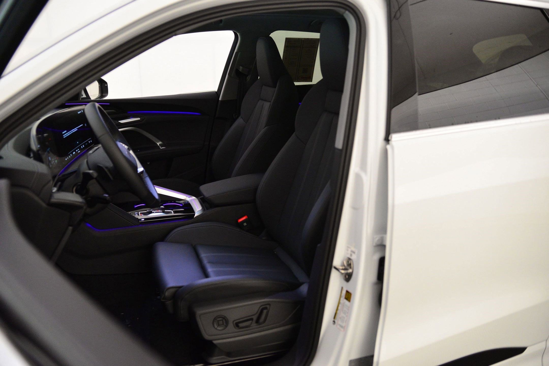 2025 Audi Q5 2.0T Premium Plus photo 4