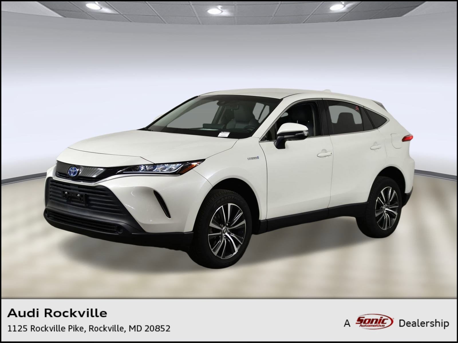 2021 Toyota Venza LE's photo