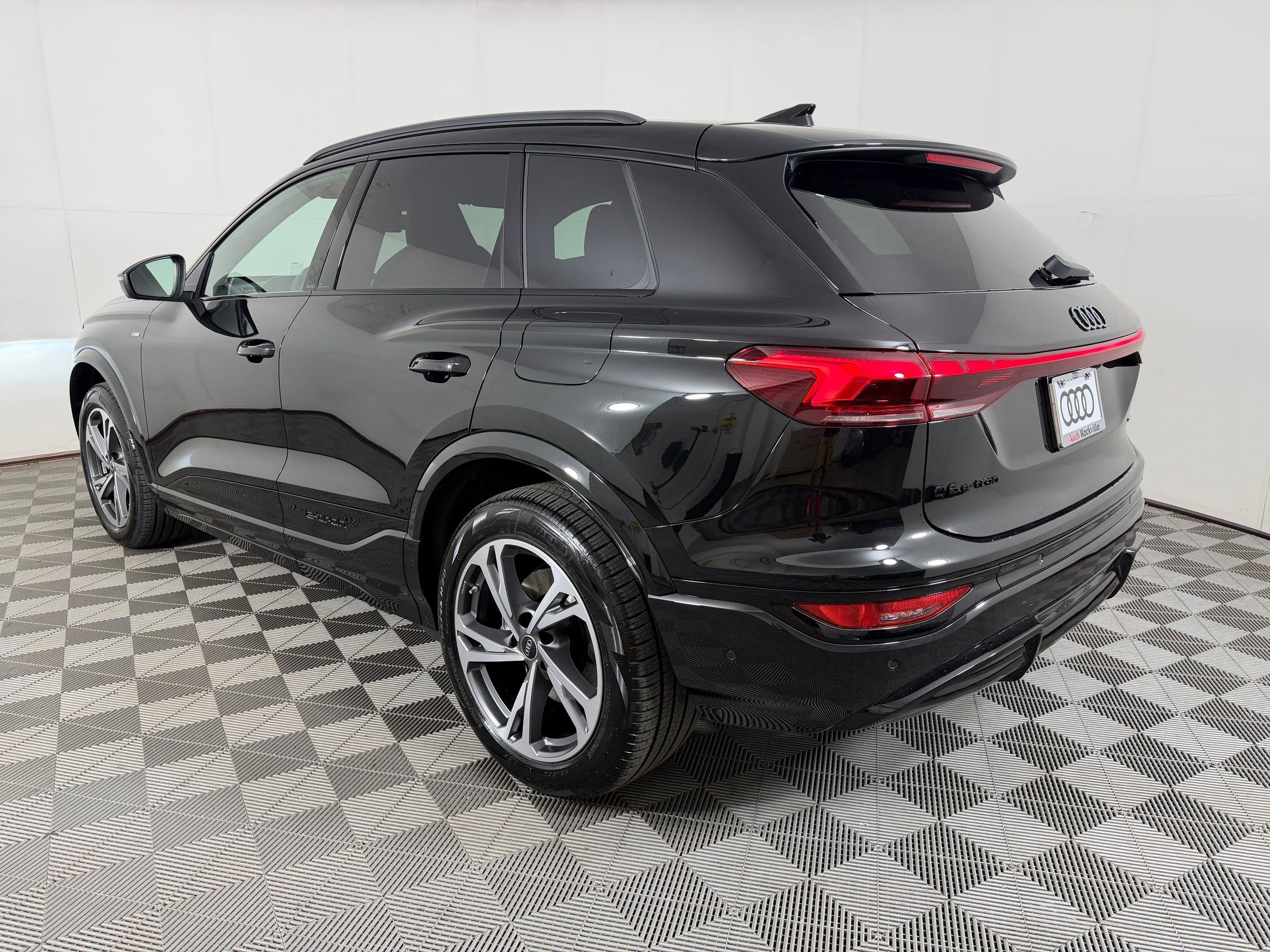 Q6 E-tron Premium Plus SUV