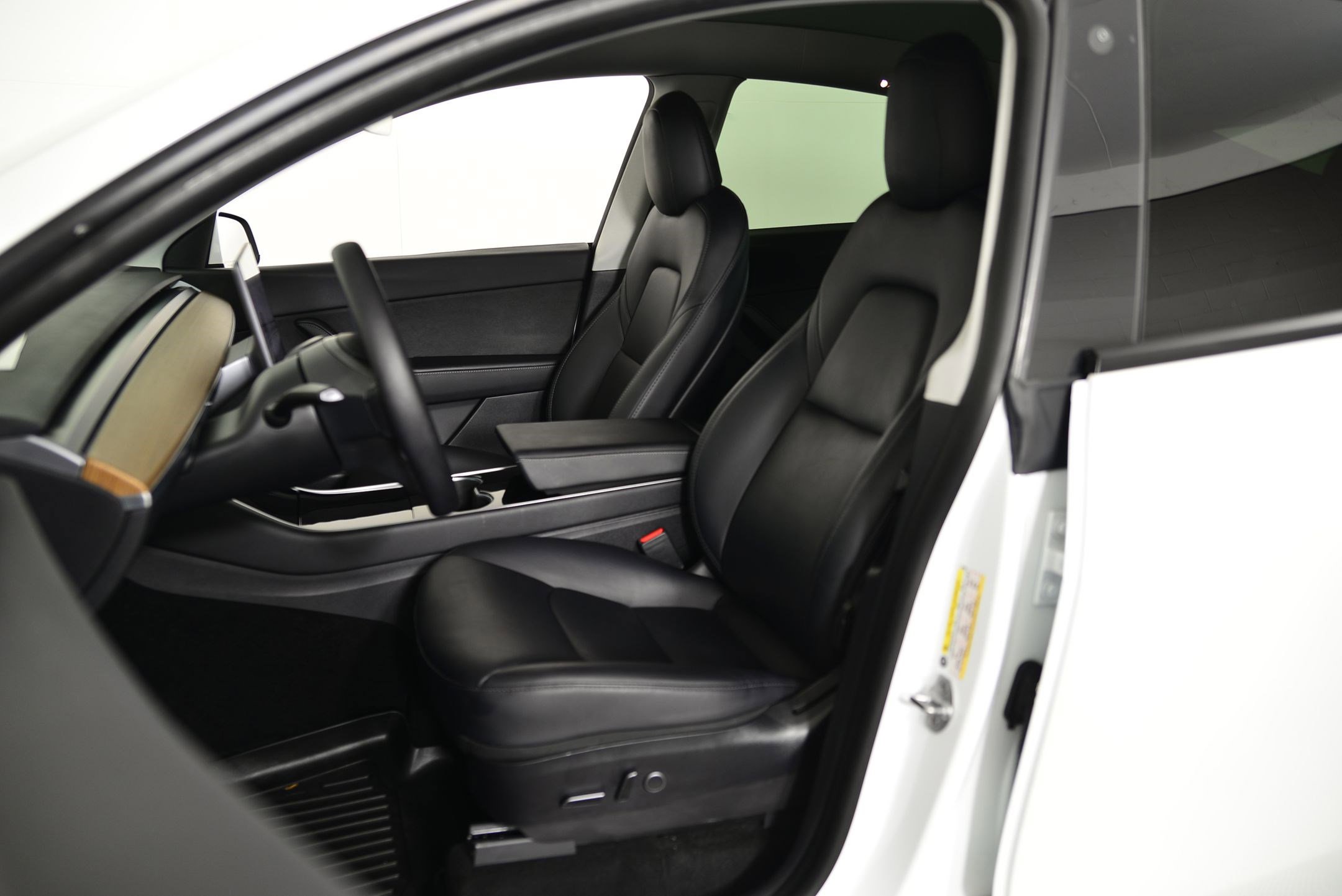 2021 Tesla Model Y Long Range photo 3