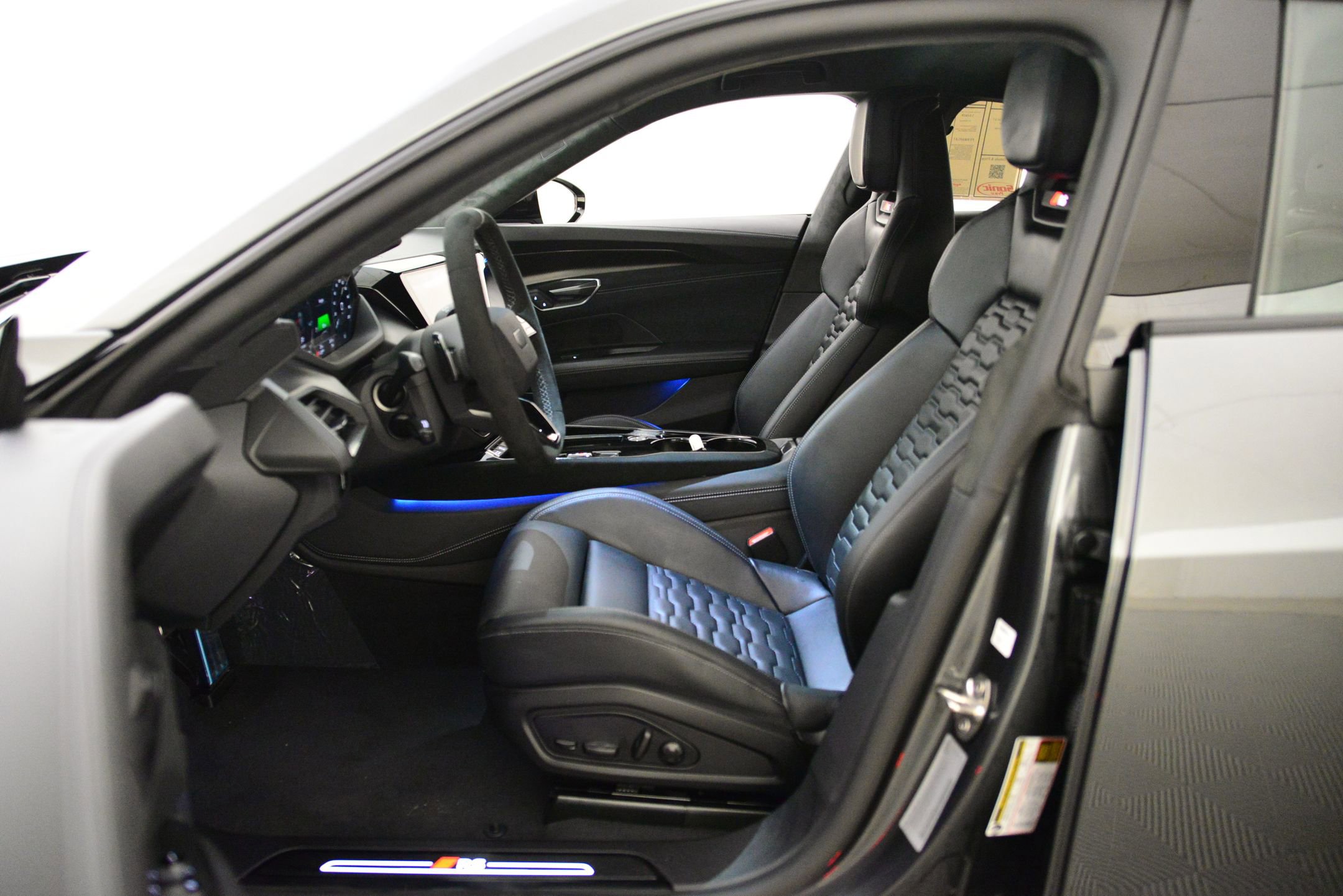 2025 Audi RS e-tron GT Base photo 4