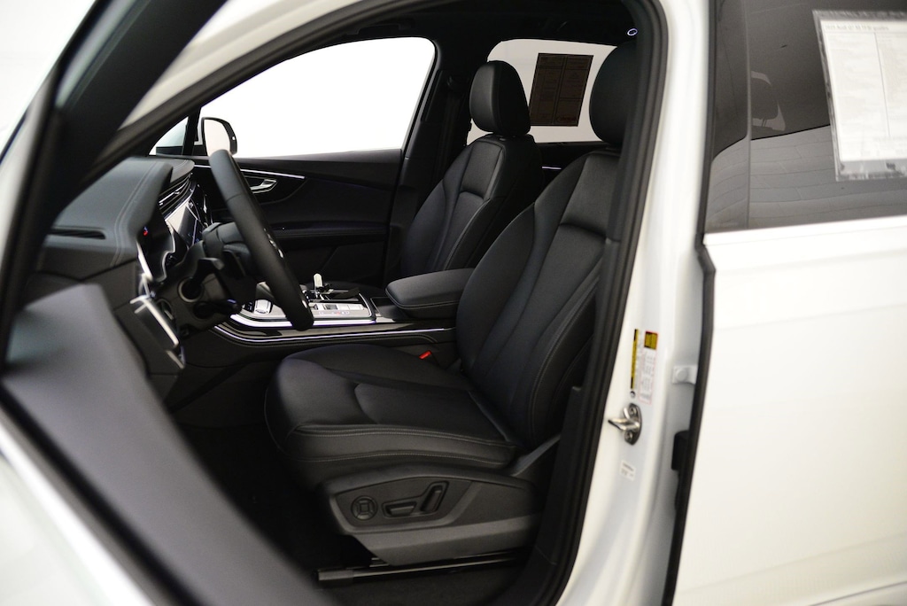 New 2025 Audi Q7 Premium Plus SUV