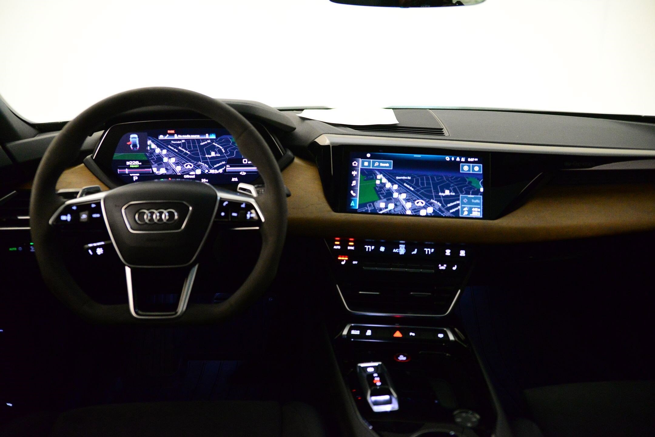 2023 Audi e-tron GT Premium Plus photo 2