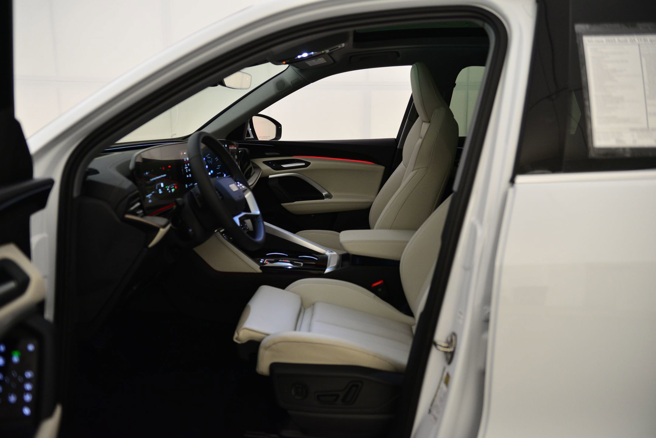 2025 Audi Q5 2.0T Premium Plus photo 4