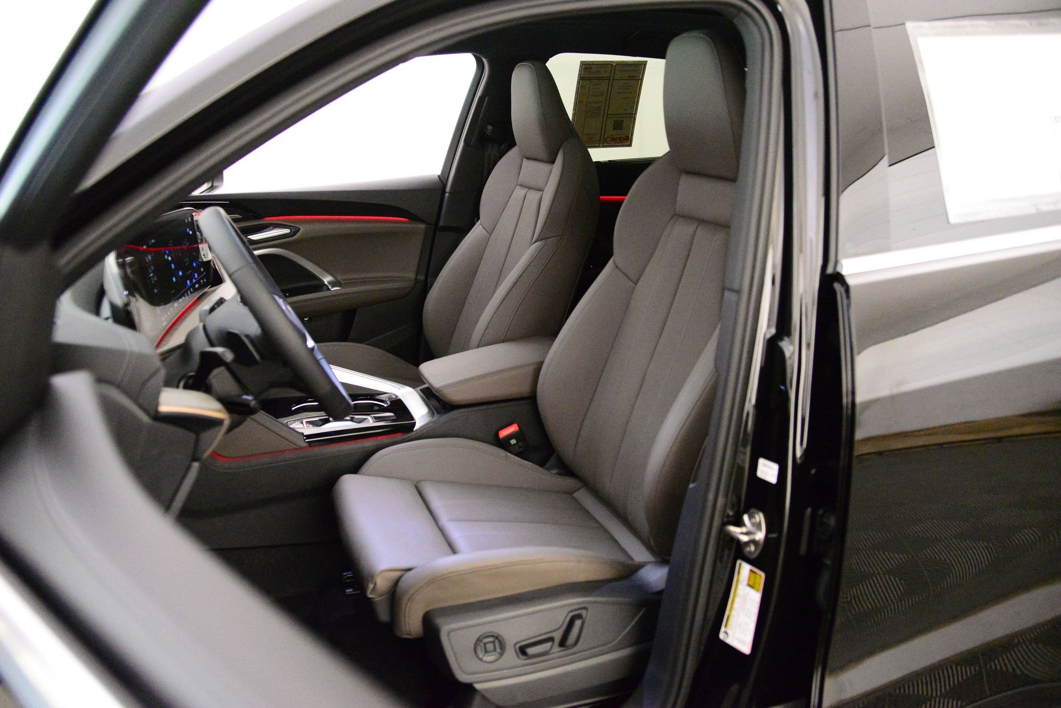 2025 Audi Q5 Premium Plus photo 4