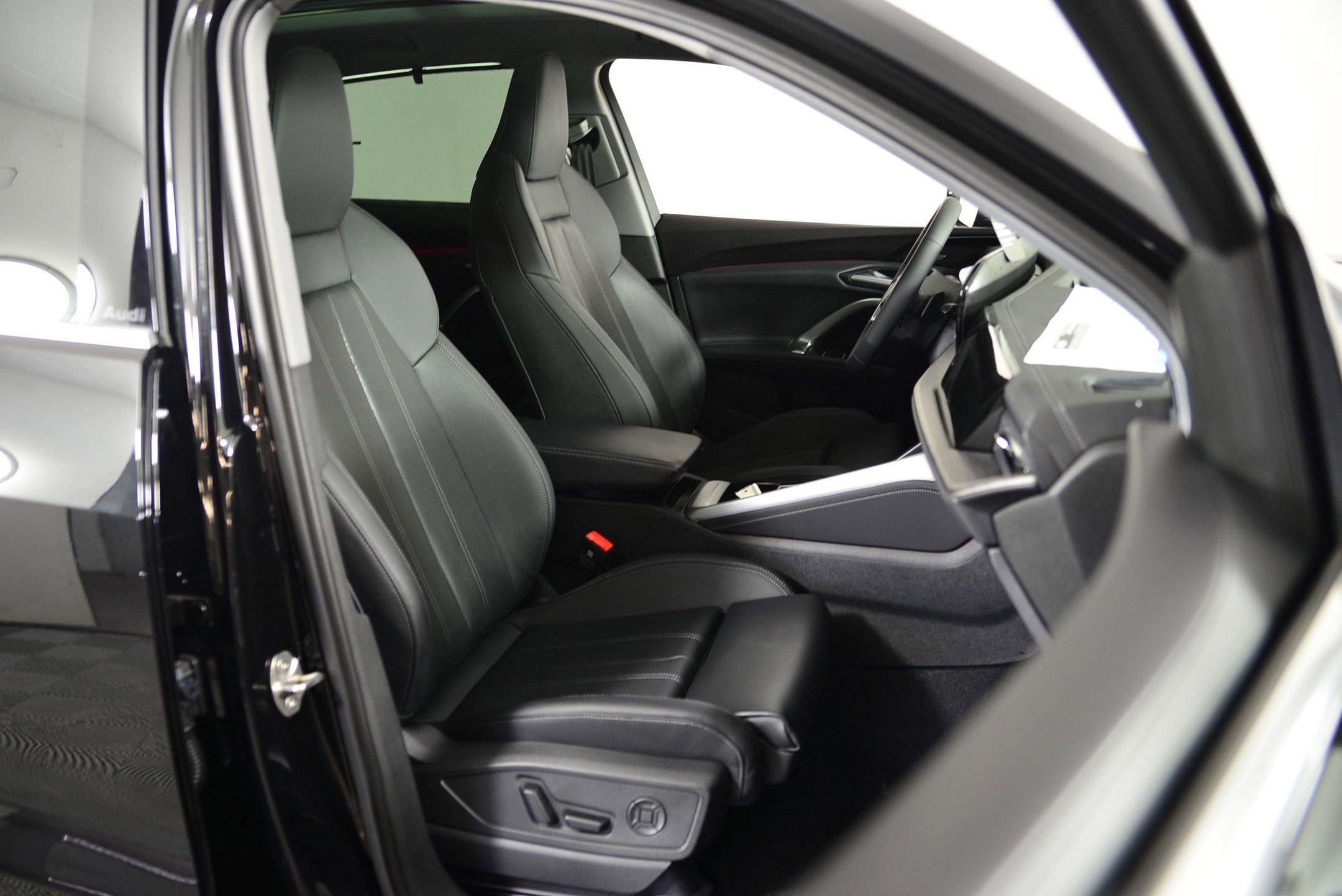 2025 Audi Q5 Premium Plus - Photo 17