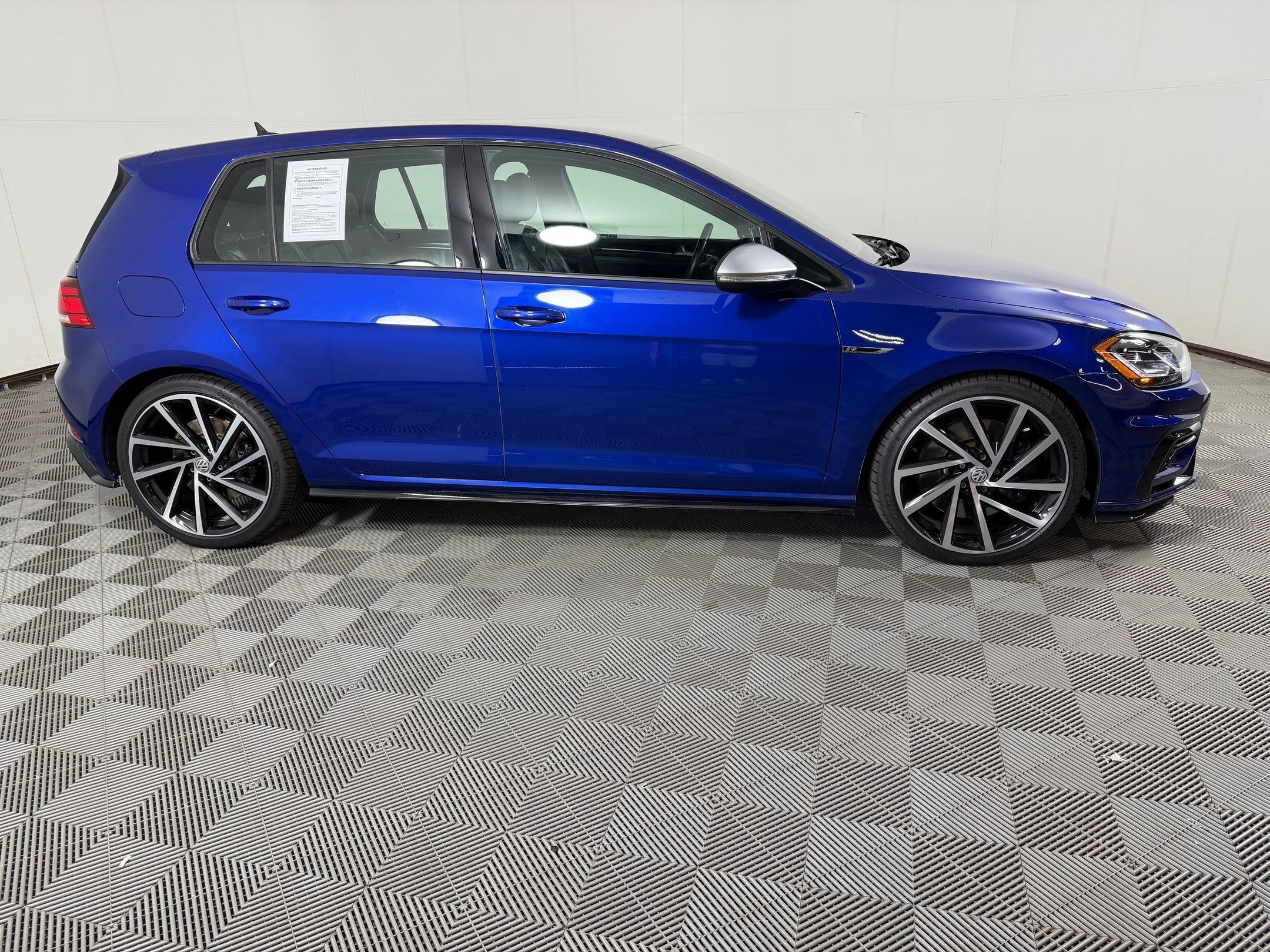 Golf R Golf R 2.0T W/DCC & Navigation (2.0T DSG W/DCC/Nav Hatchback