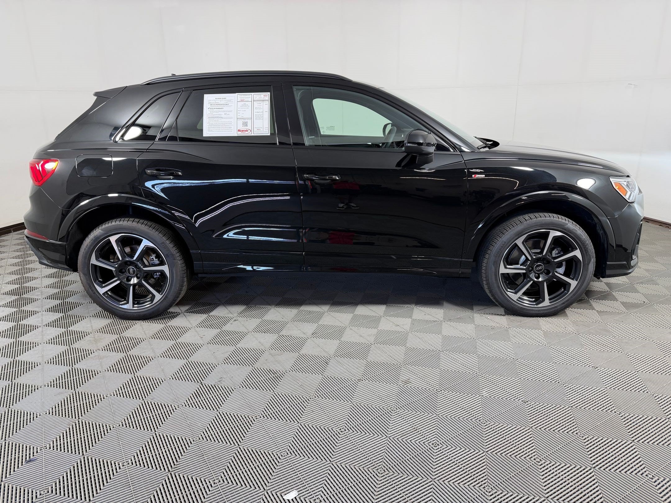 Q3 S Line Premium Plus SUV