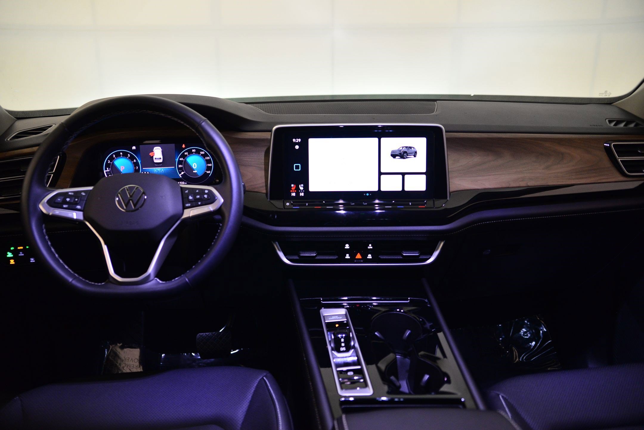 2025 Volkswagen Atlas SE Technology photo 3