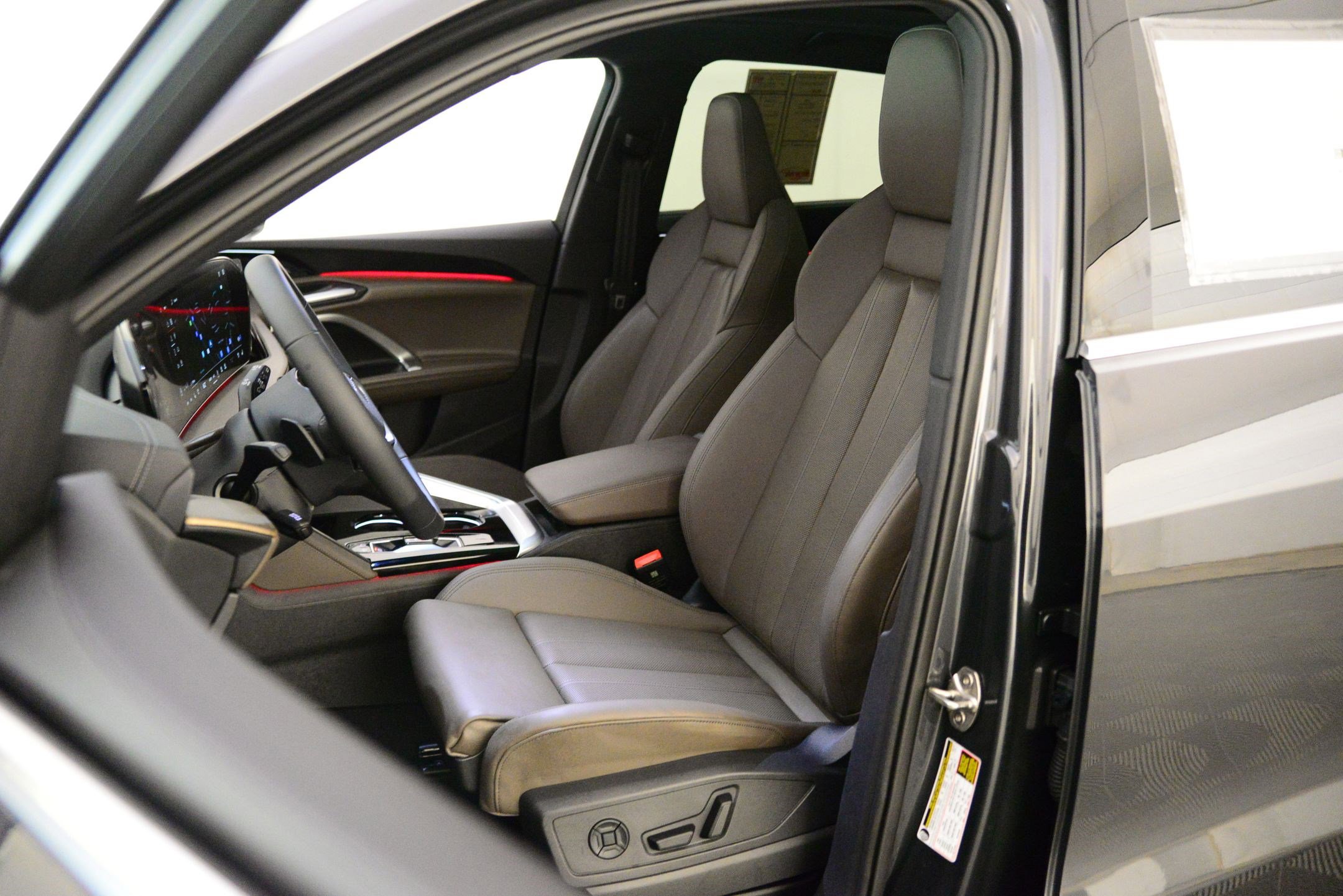 2025 Audi Q5 Premium Plus photo 4