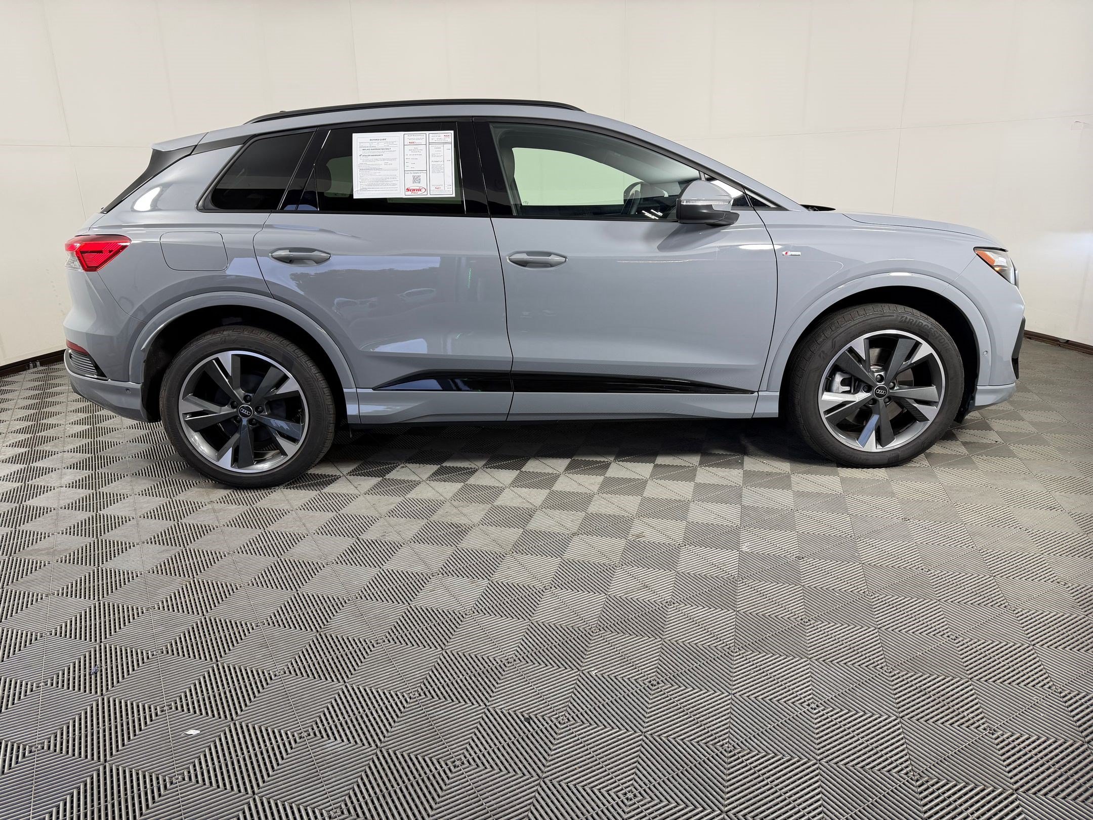 Q4 E-tron Premium Plus SUV